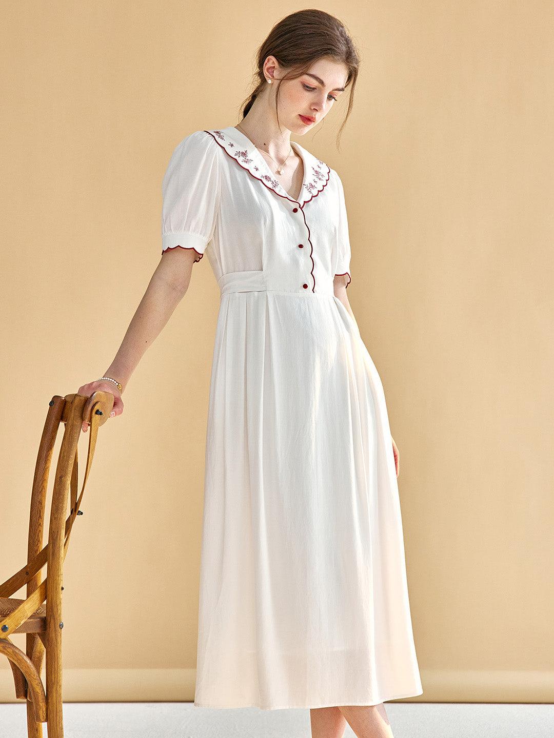 【Final Sale】Yareli Sweet Contrast Embroidered V-Neck Dress