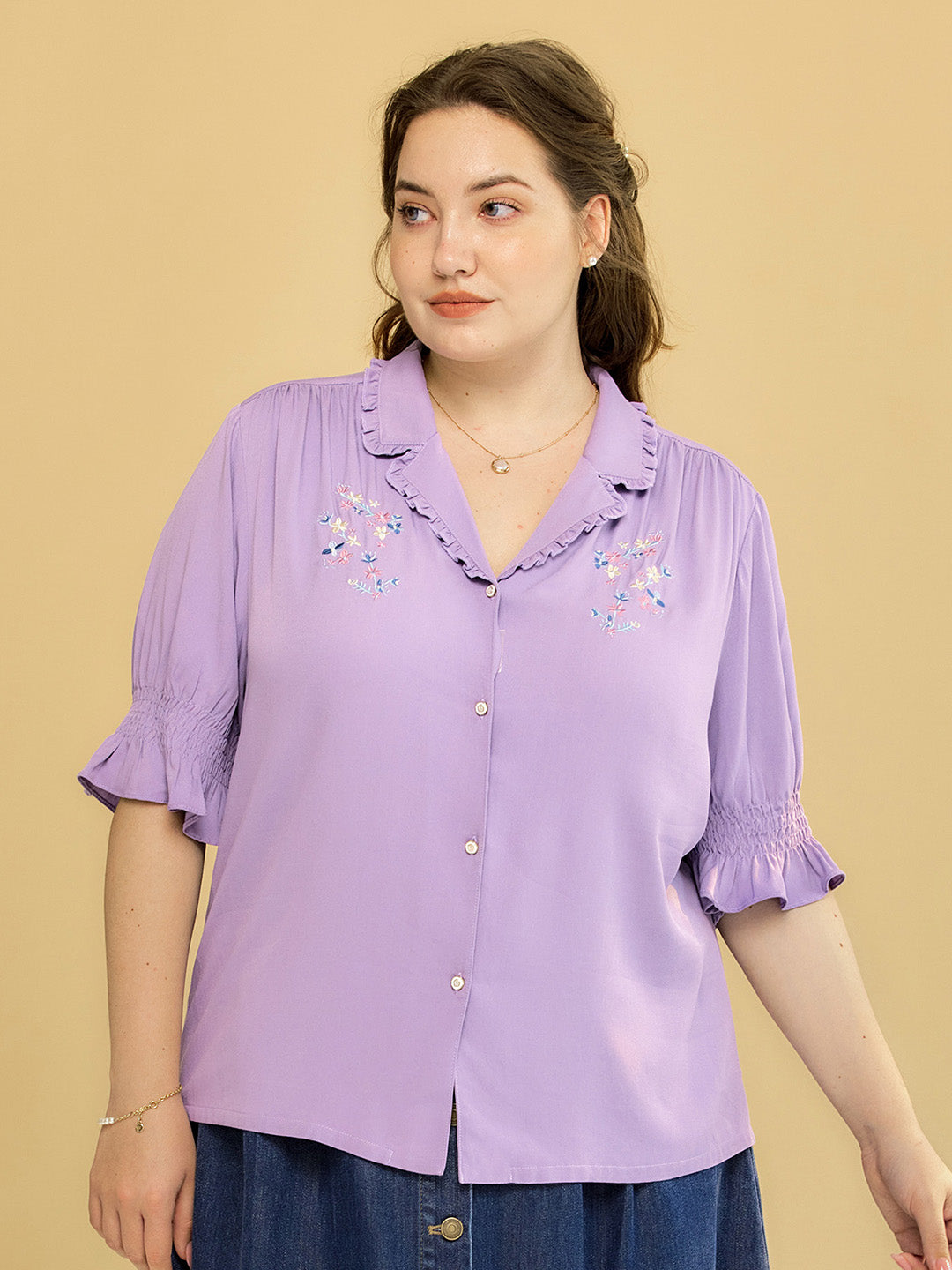 【Final Sale】Plus Size Alicia Floral Embroidery V-Neck Blouse