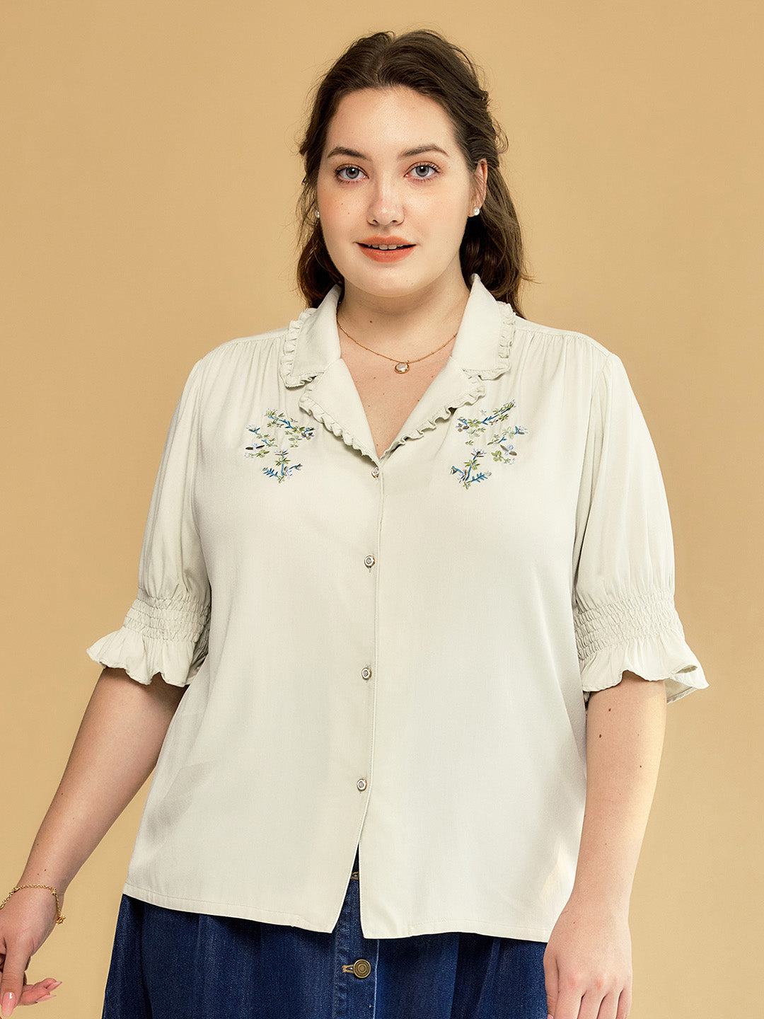 【Final Sale】Plus Size Alicia Floral Embroidery V-Neck Blouse