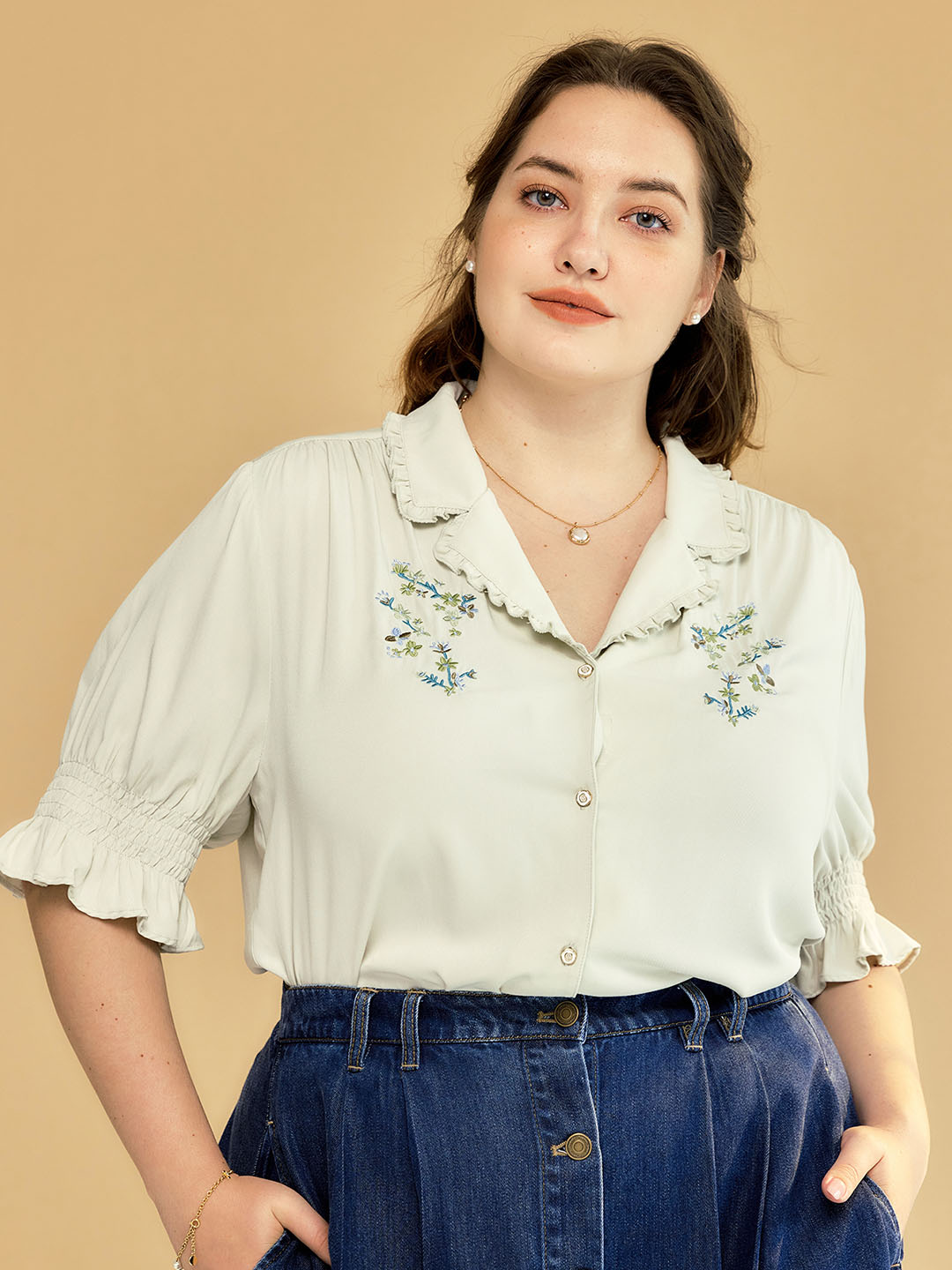 【Final Sale】Plus Size Alicia Floral Embroidery V-Neck Blouse