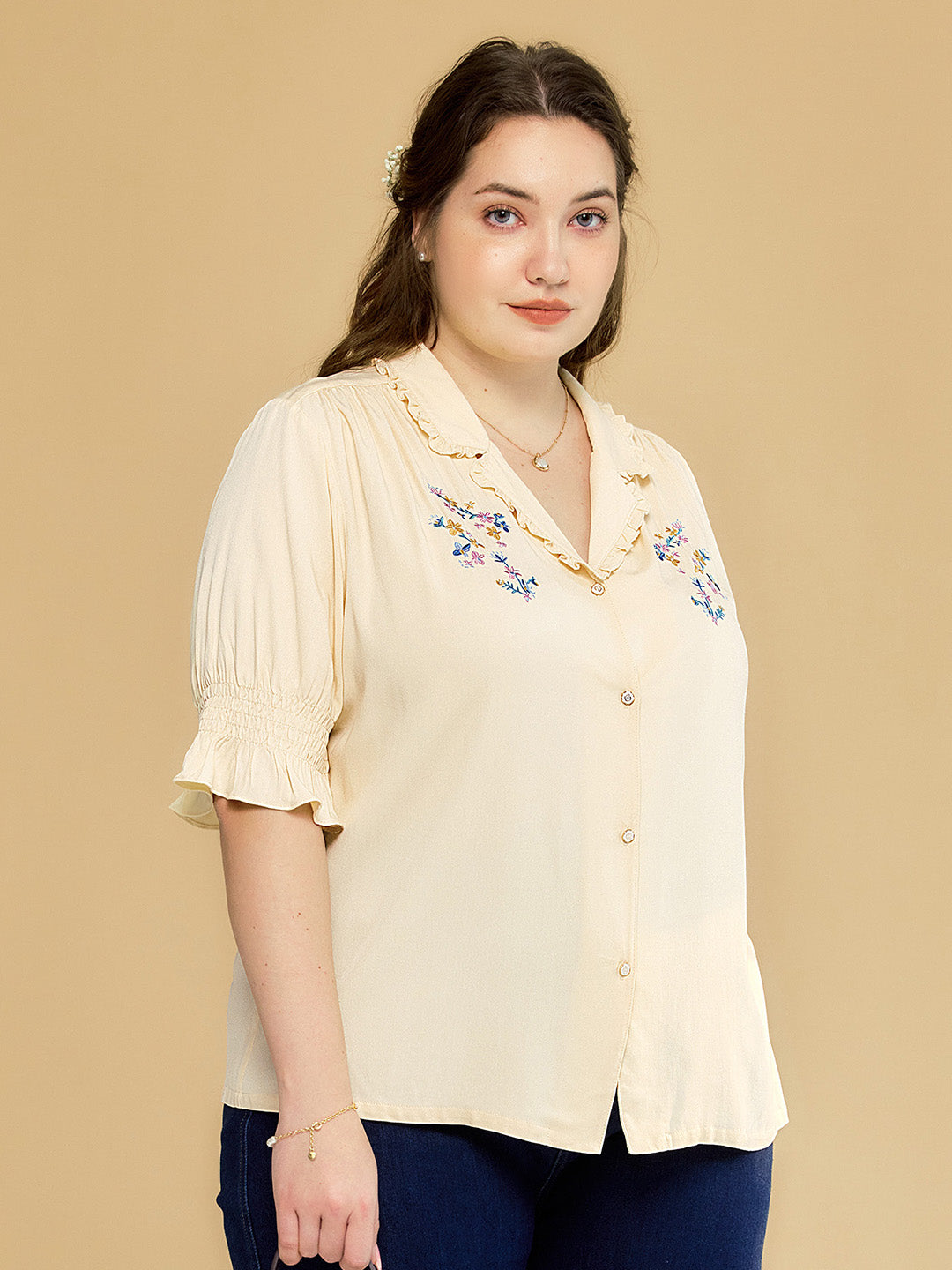 【Final Sale】Plus Size Alicia Floral Embroidery V-Neck Blouse