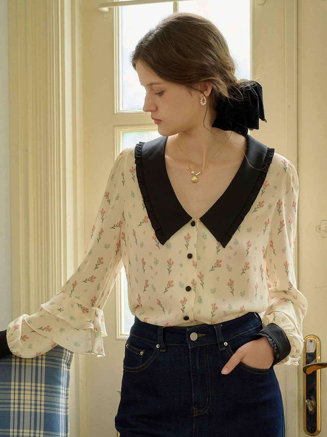 【Final Sale】Ayleen Notched Collar Floral Contrasting Blouse