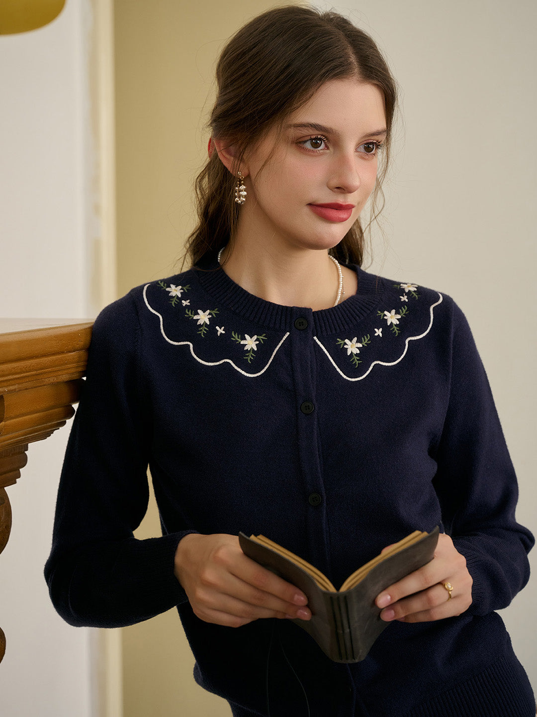 【Final Sale】Tamsin Round Neck Embroidery Cardigan