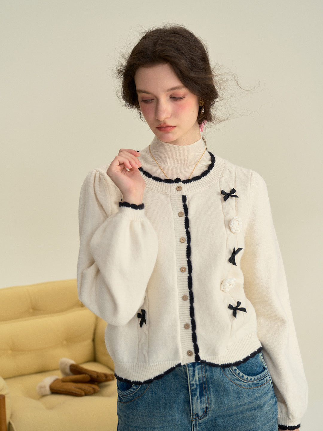 【Final Sale】Neriah Round Neck Contrasting 3D Rose Bow Knitted Cardigan