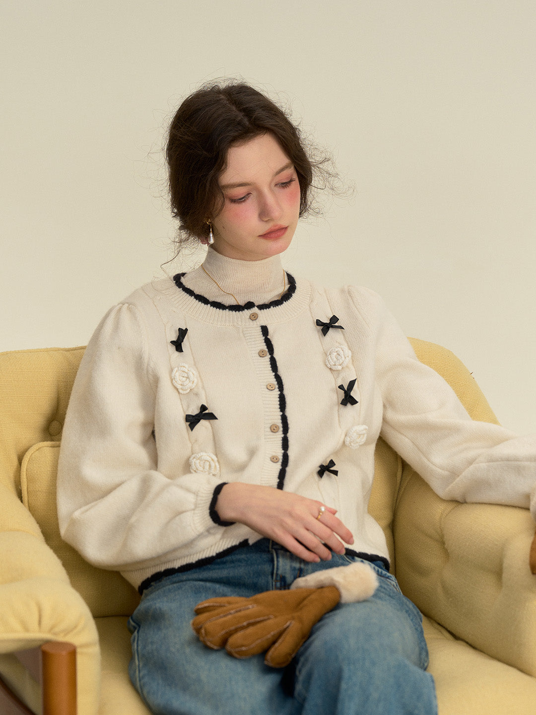 【Final Sale】Neriah Round Neck Contrasting 3D Rose Bow Knitted Cardigan