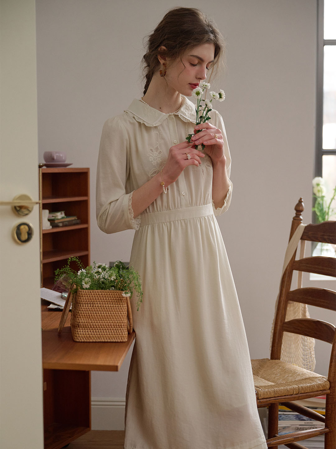 Lauren Lace Lapel Daisy Embroidered Dress