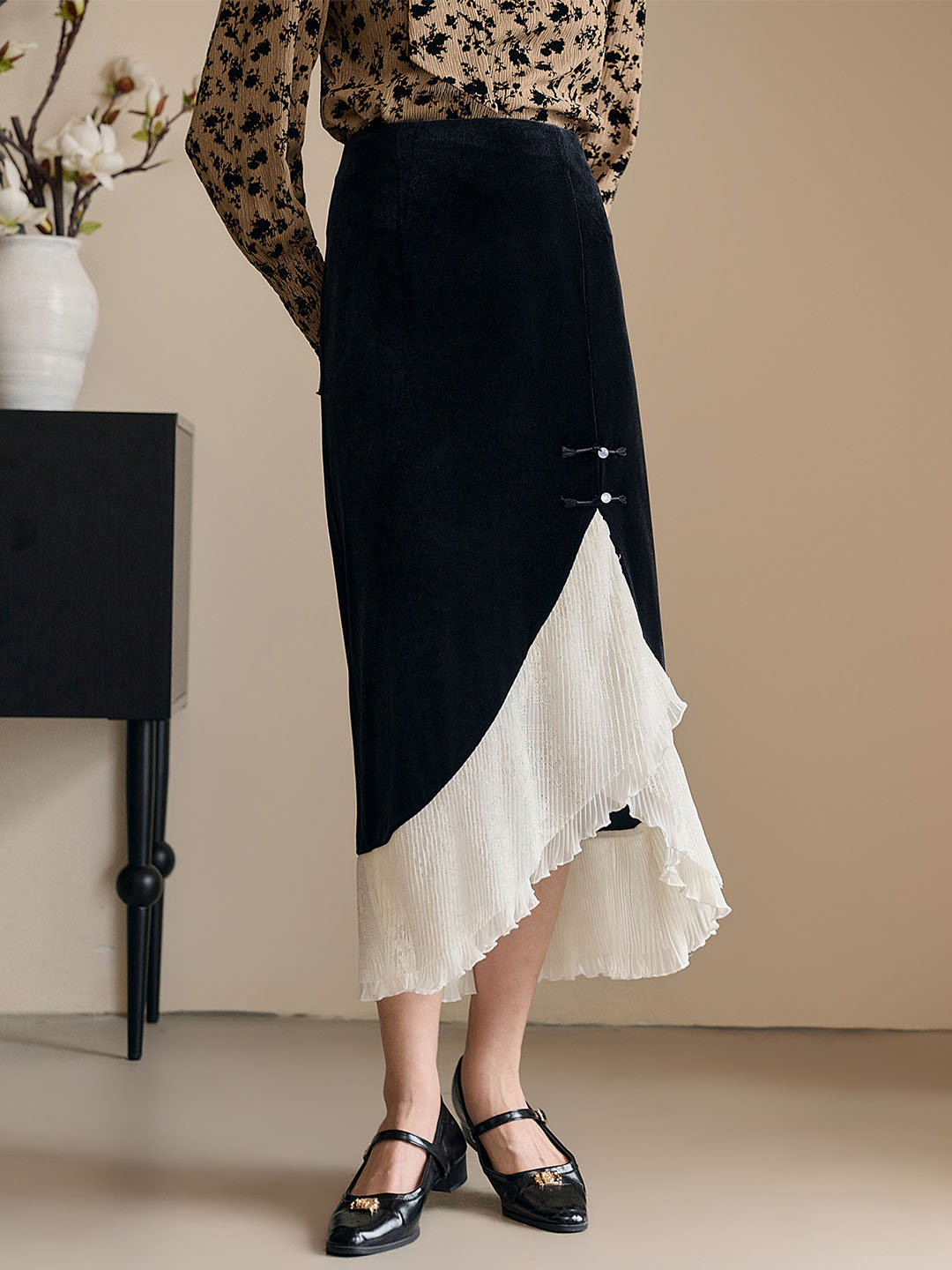 Reese Contrast Lace Paneled Velvet Skirt