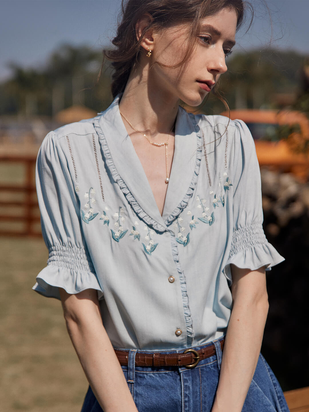 Convallaria Floral Embroidered Puff Top