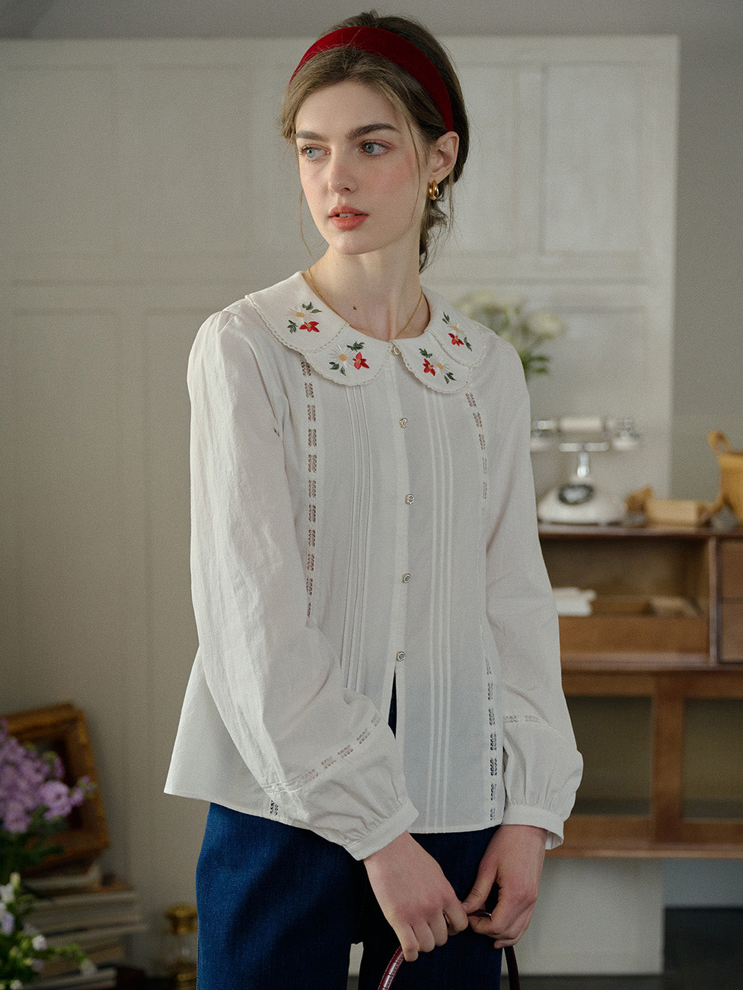 【Final Sale】Gracelyn Peter Pan Collar Embroidery Blouse - Apricot