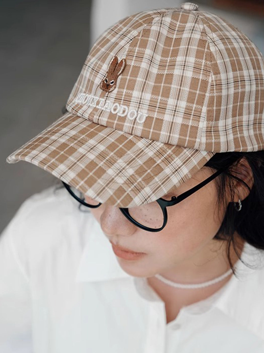 Chowxiaodou Embroidered Plaid Cap