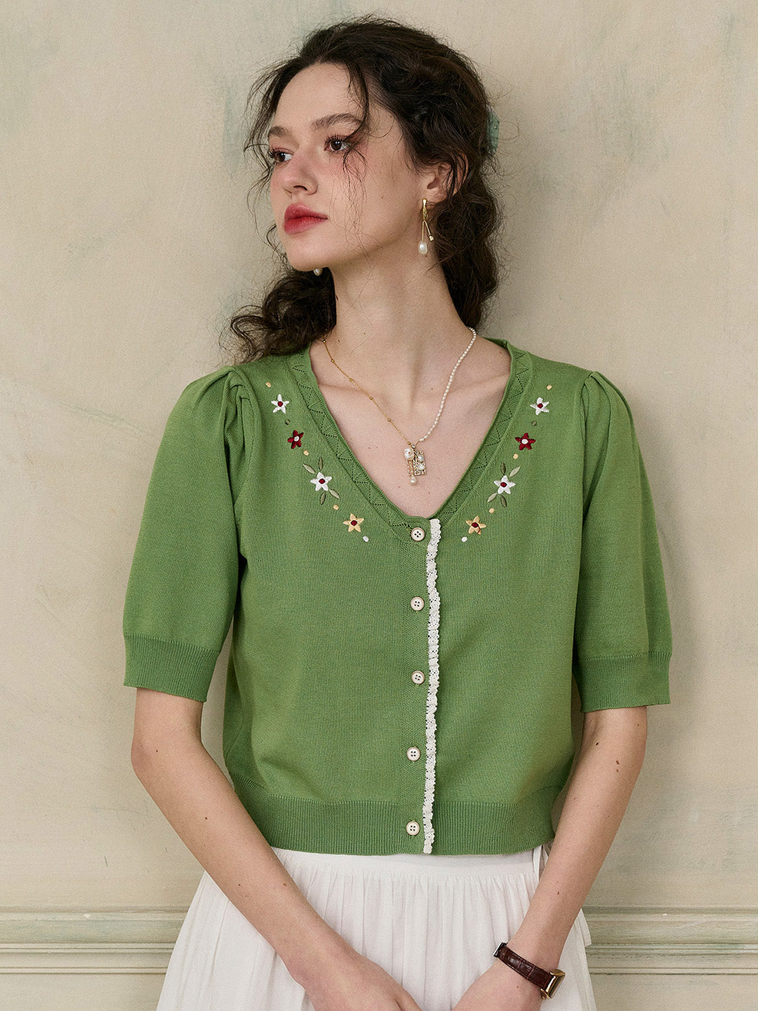 【Final Sale】Bella V-Neck Embroidery Knit Blouse