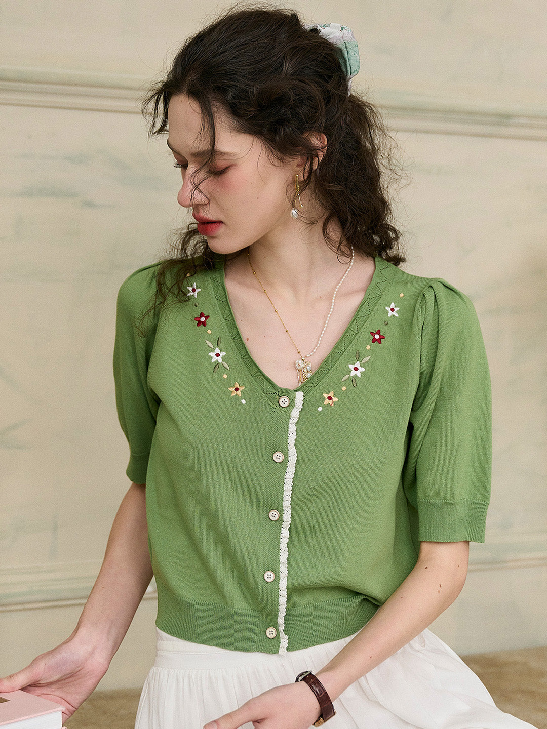 【Final Sale】Bella V-Neck Embroidery Knit Blouse