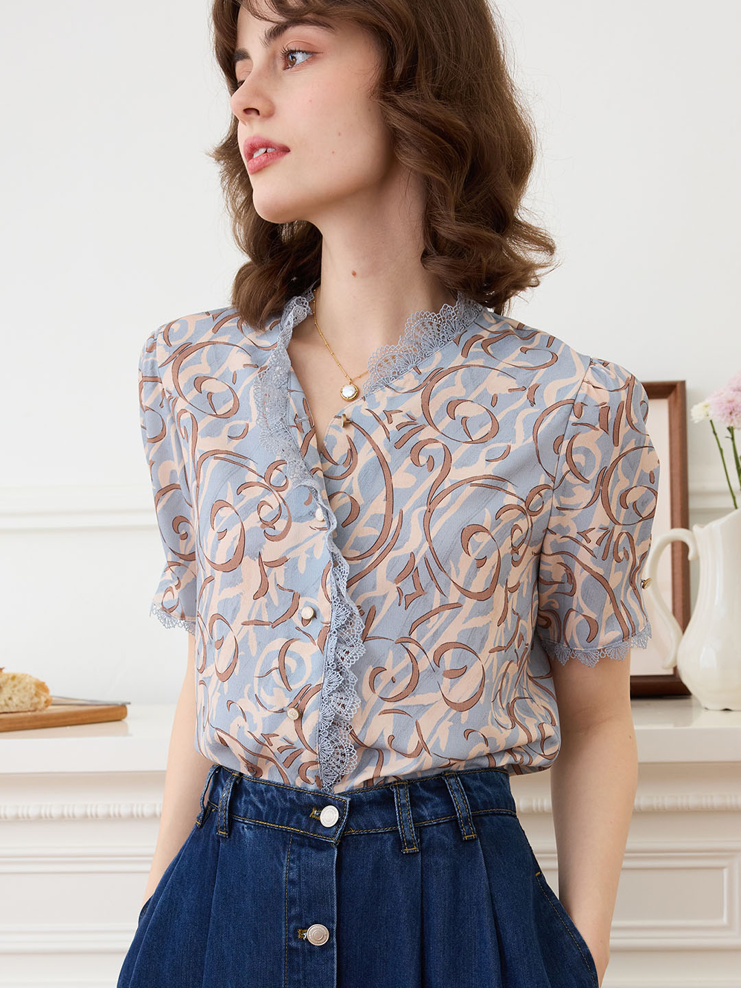 【Final Sale】Cadence Allover Print Contrast Lace Puff Sleeve Blouse