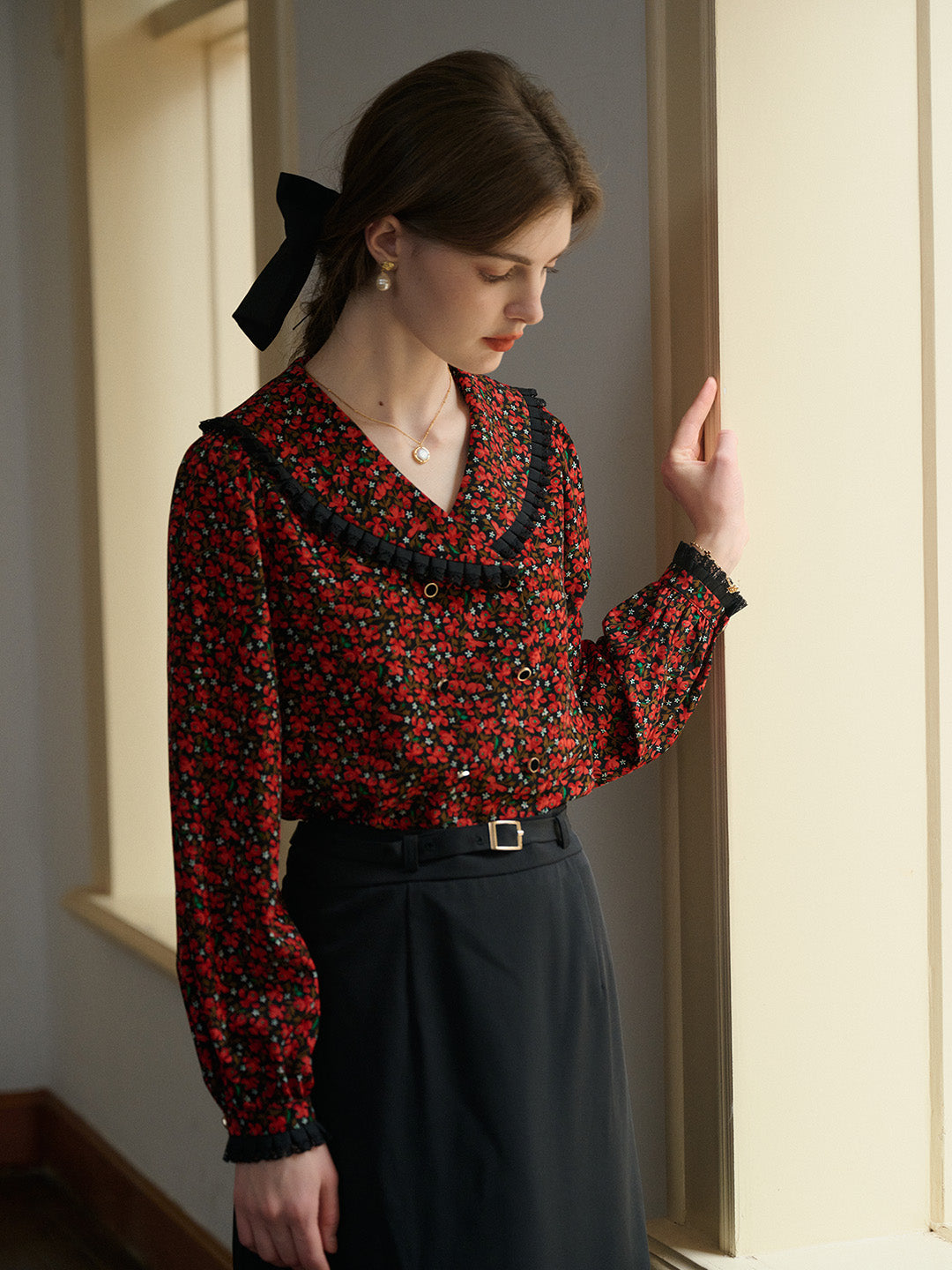 【Final Sale】Indy Notched Lapel Contrasting Floral Blouse