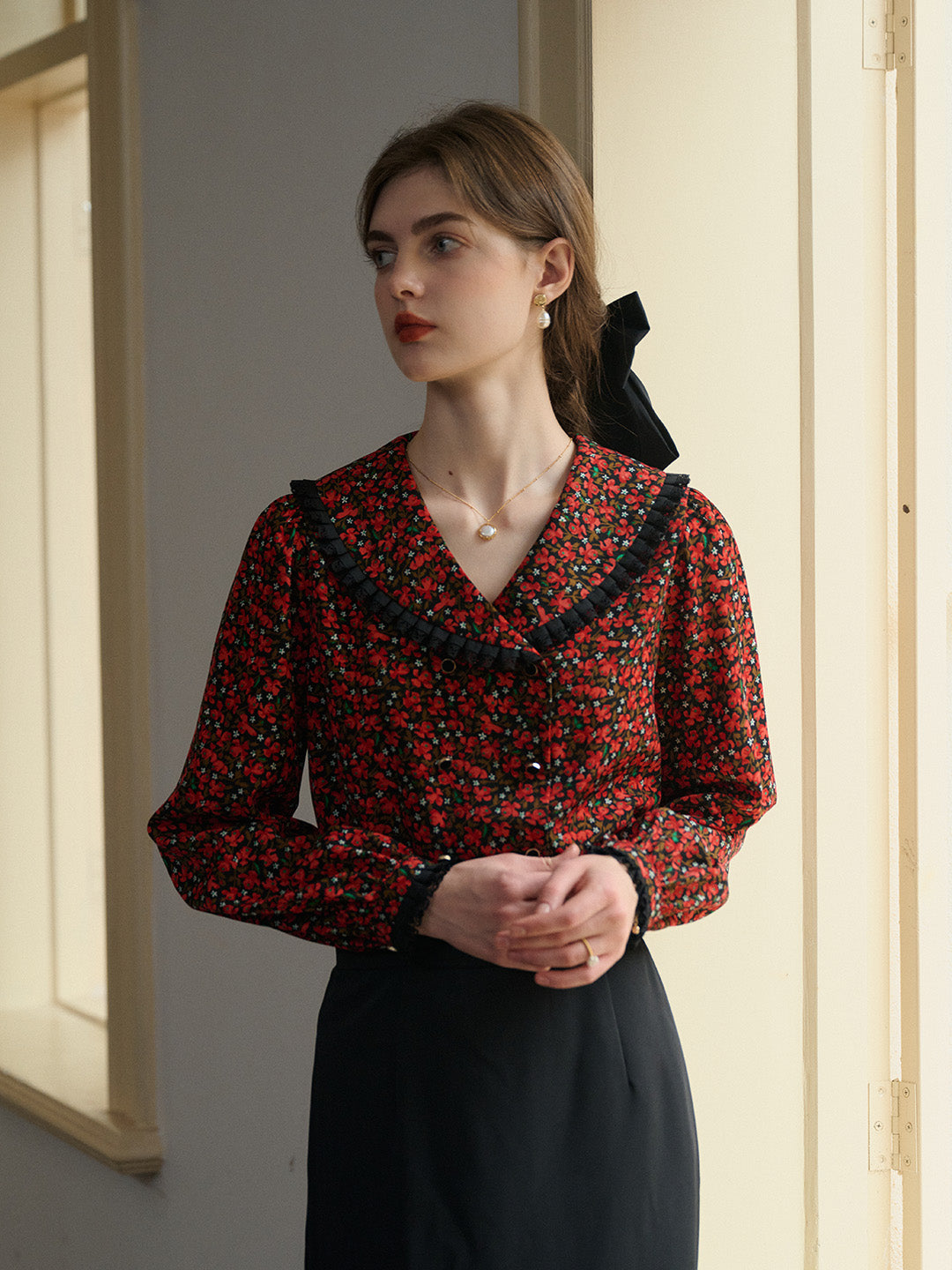 【Final Sale】Indy Notched Lapel Contrasting Floral Blouse