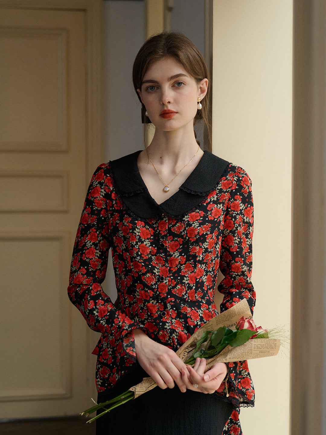 【Final Sale】Kamiyah Elegant Notched Lapel Contrasting Floral Blouse