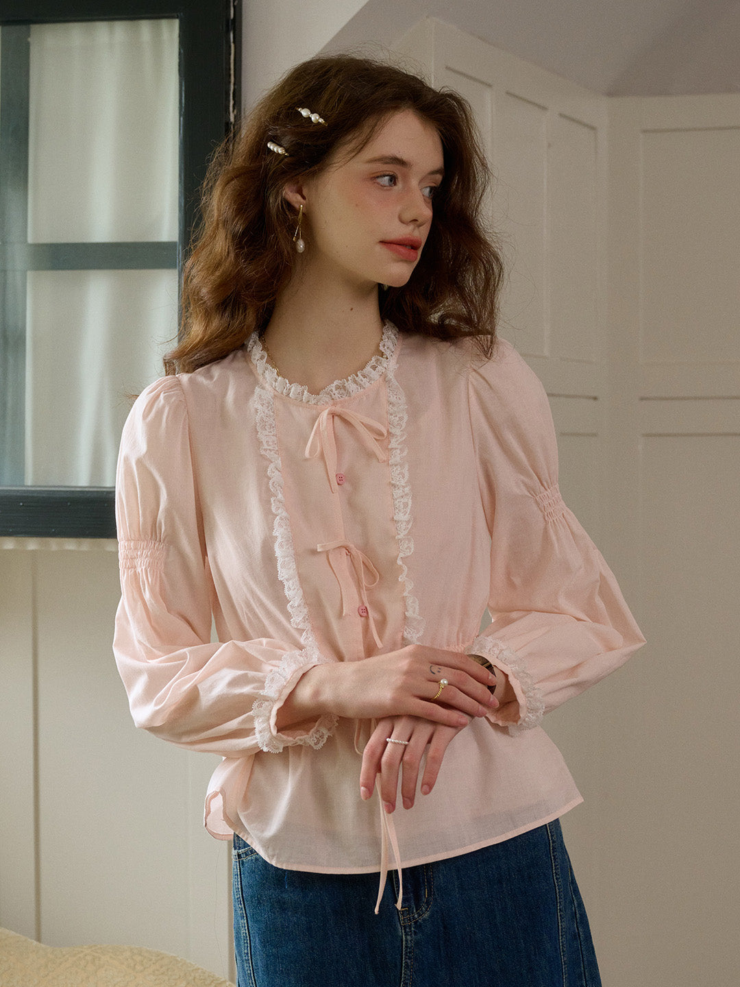 【Final Sale】Aileen Contrast Lace Round Neck Bow Cotton Blouse