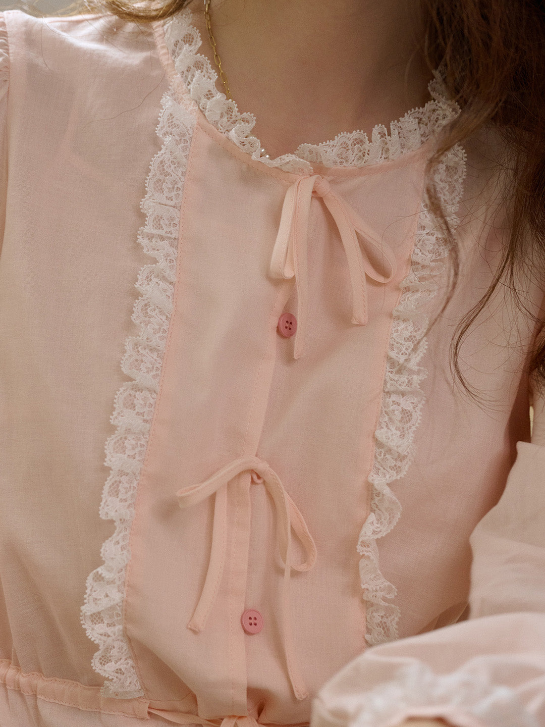 【Final Sale】Aileen Contrast Lace Round Neck Bow Cotton Blouse