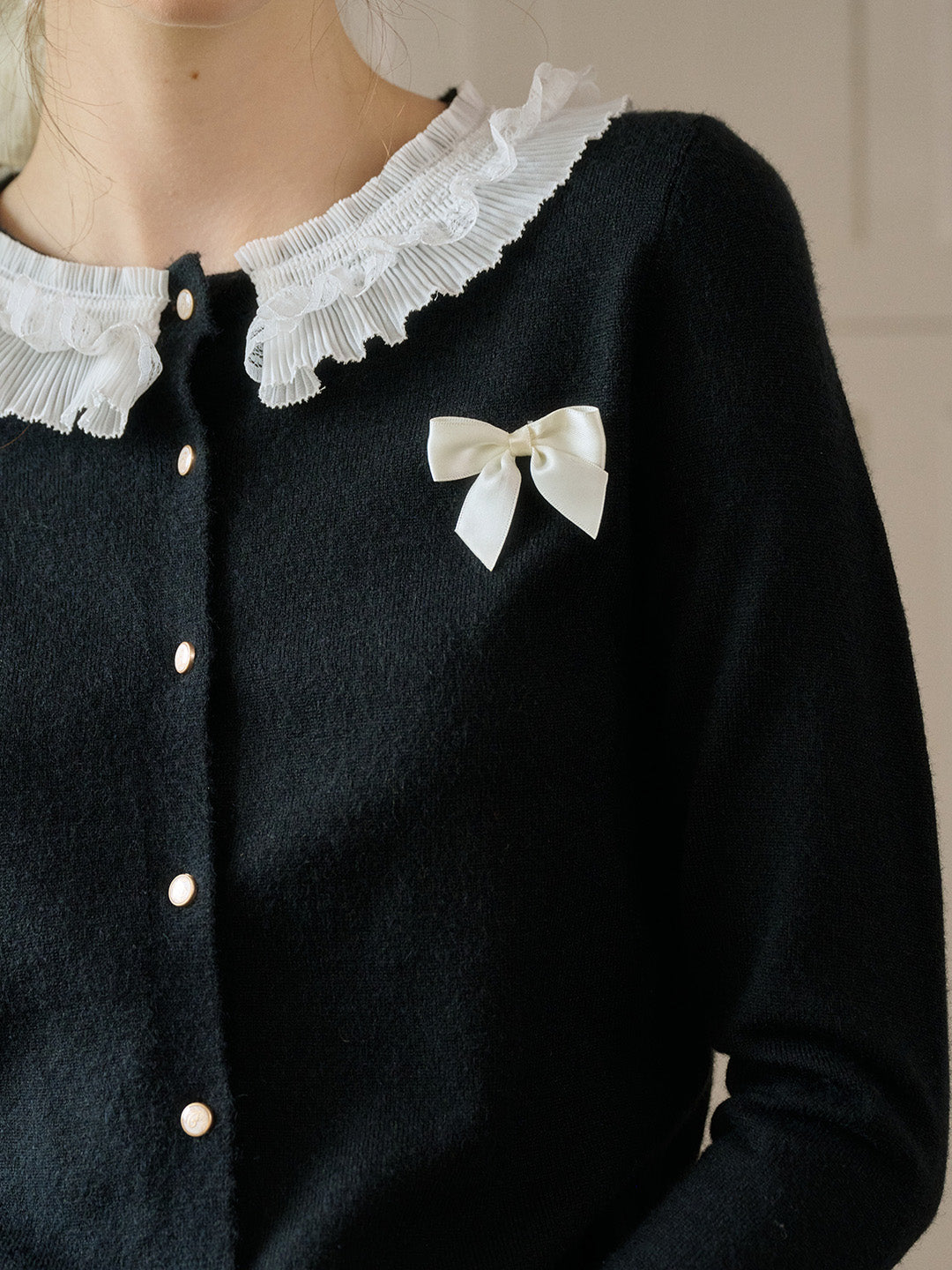 【Final Sale】Ruby Lace Lapel Contrasting Bow Cardigan