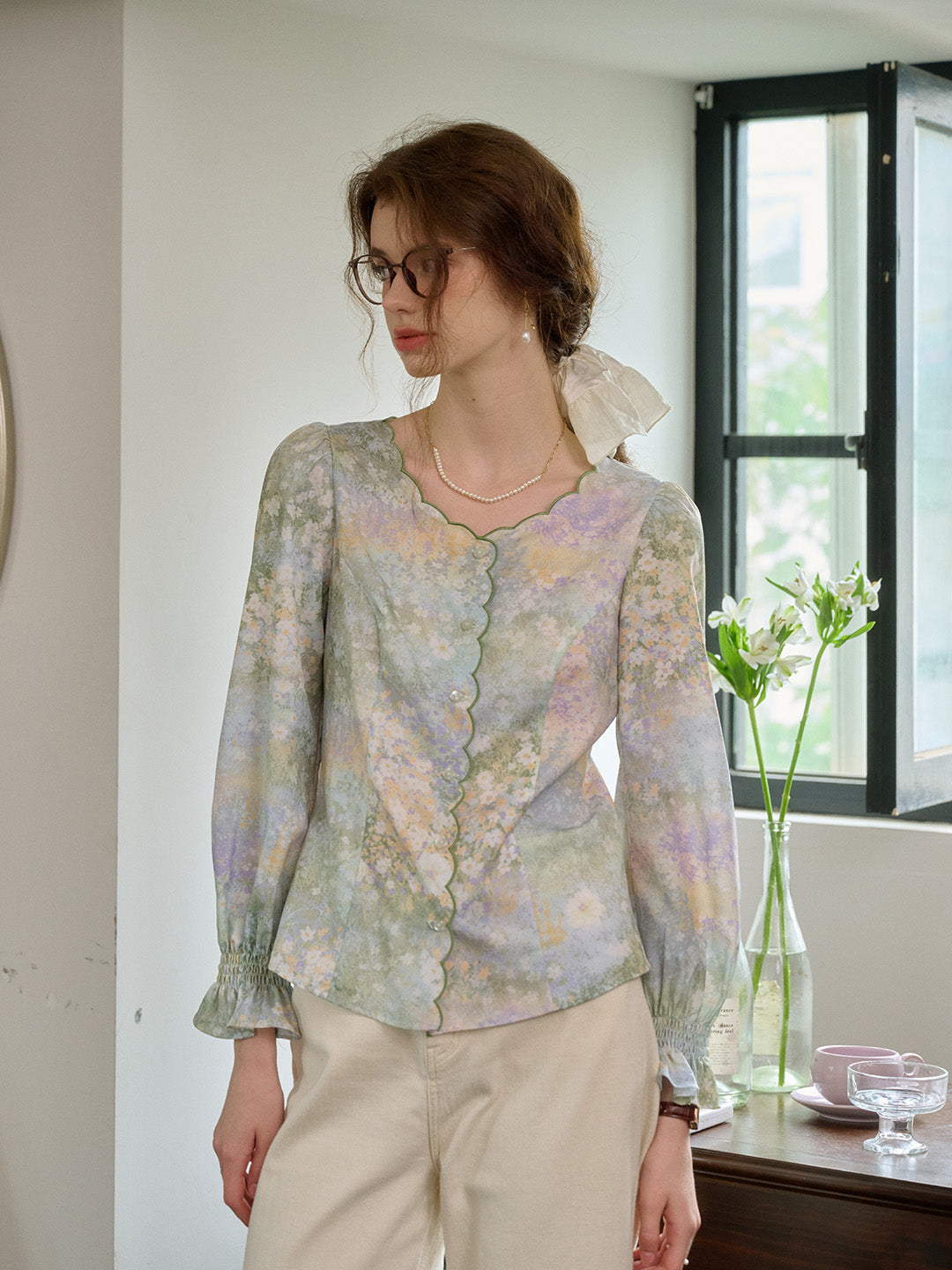 【Final Sale】Nicole Wavy collar Floral Blouse