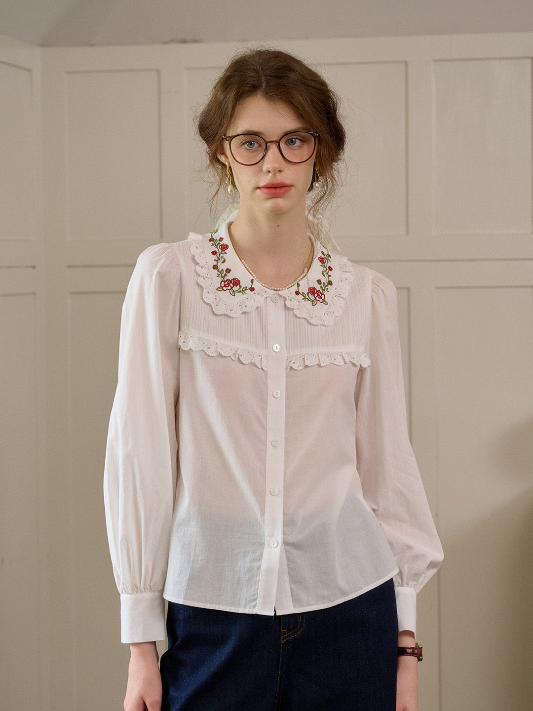 Kelly Contrast Floral Embroidery Doll Collar Lace Cotton Shirt