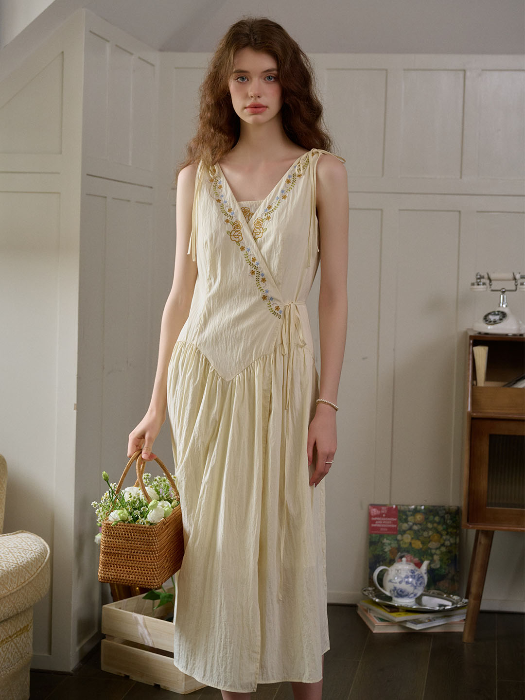 Raelyn V-neck Floral Embroidered Sleeveless Tea Dress