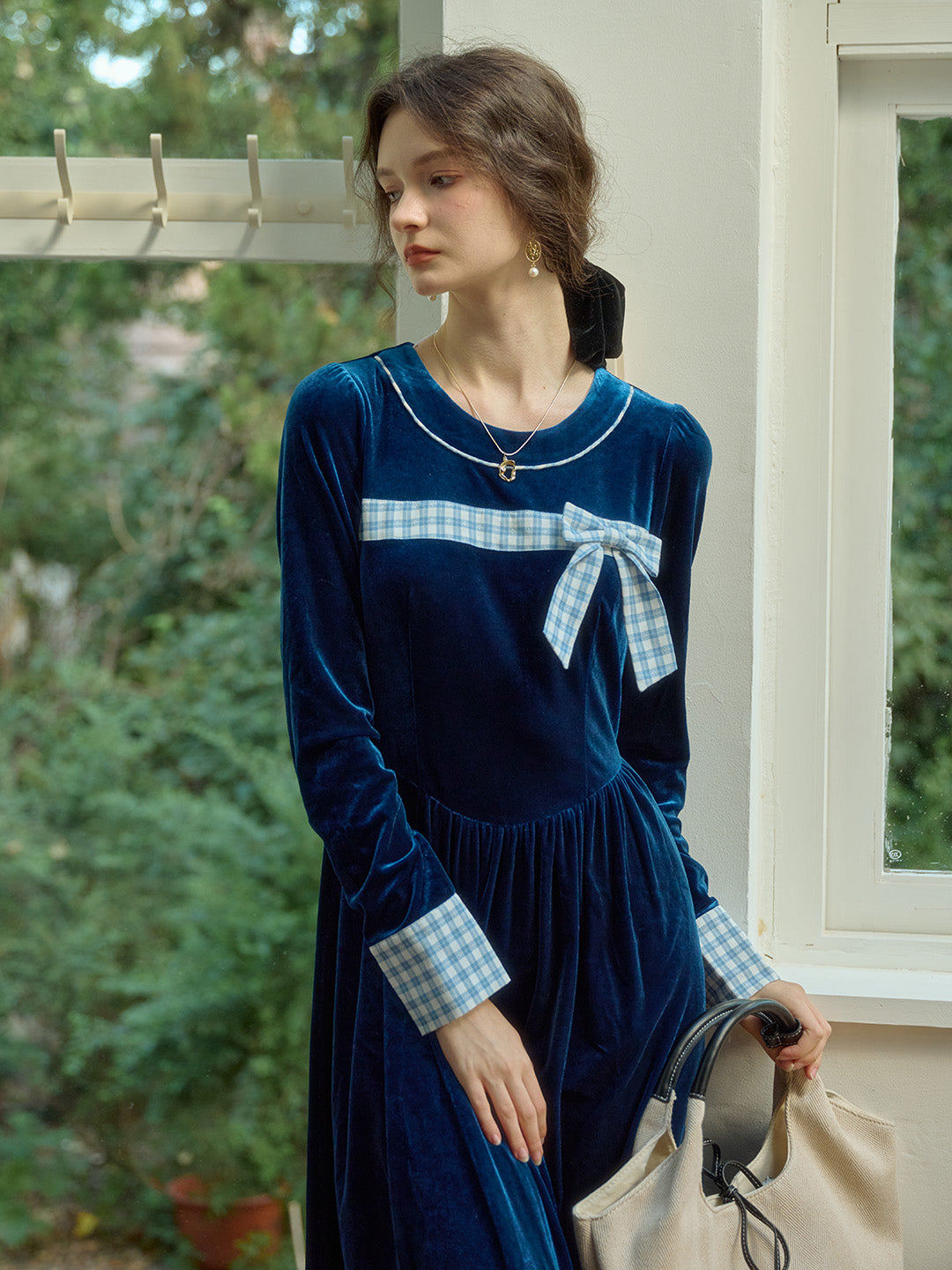 【Final Sale】Valerie Round Neck Bow Velvet Dress