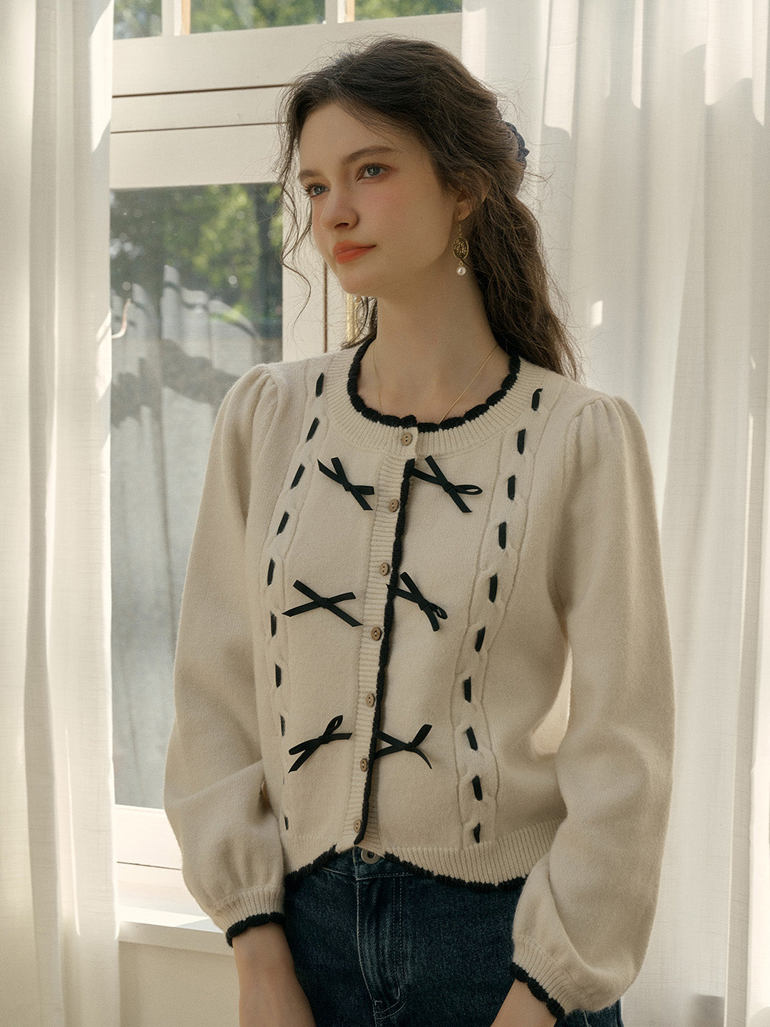 【Final Sale】Miranda Round Neck Contrast Bow cardigan