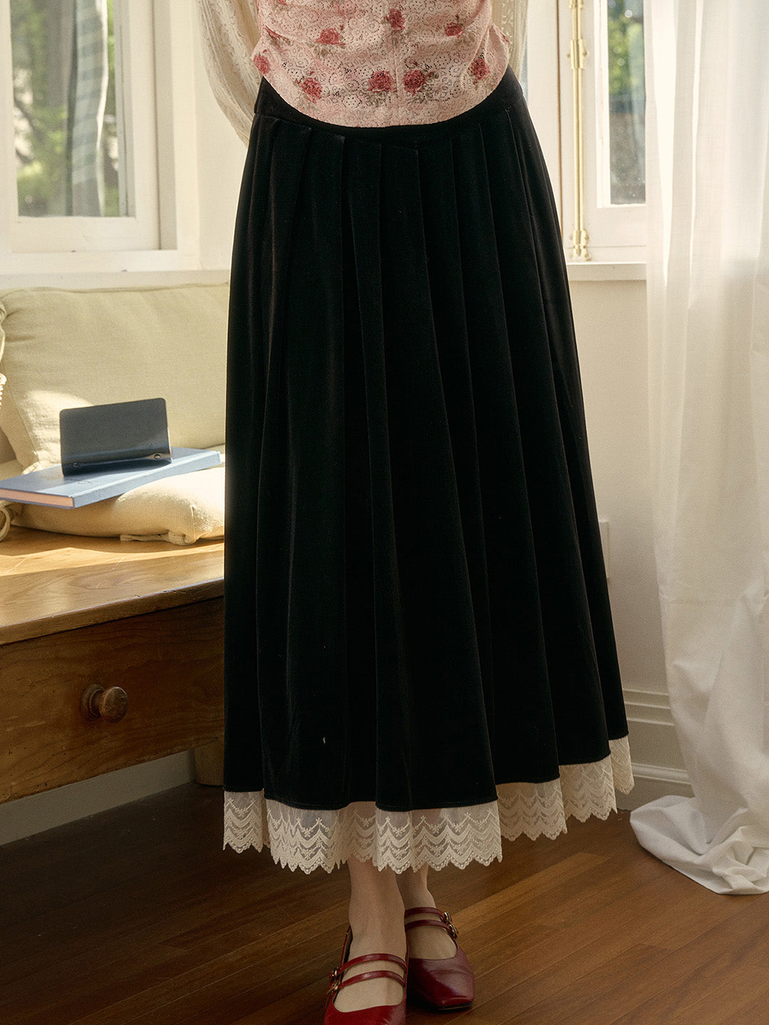 【Final Sale】Ophelia Contrasting Lace Skirt