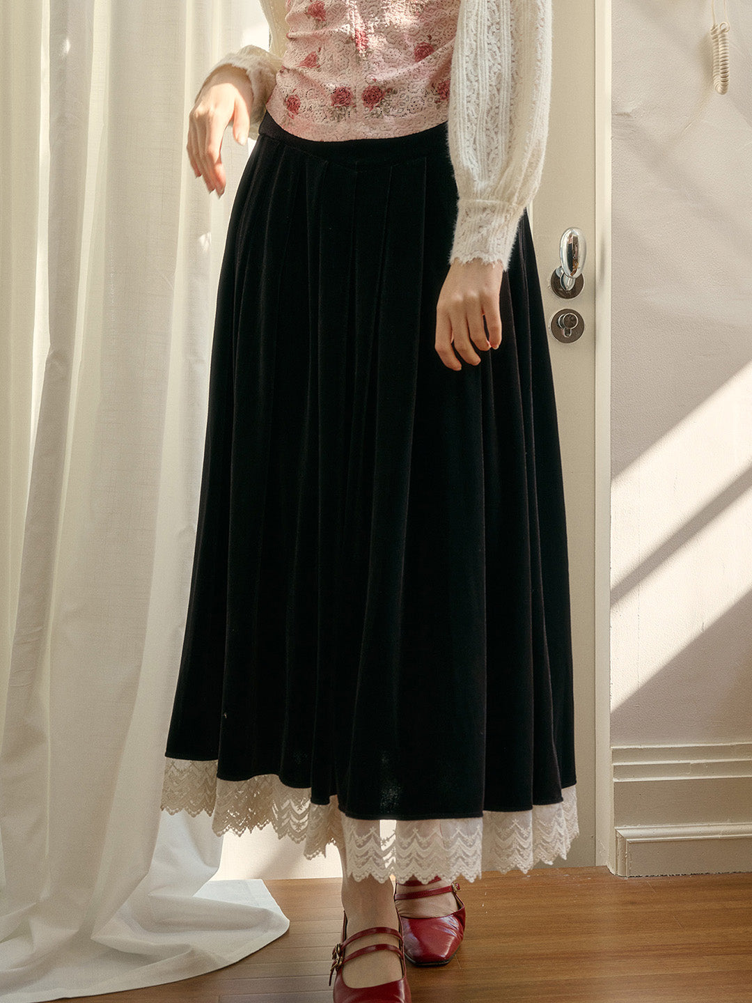 【Final Sale】Ophelia Contrasting Lace Skirt