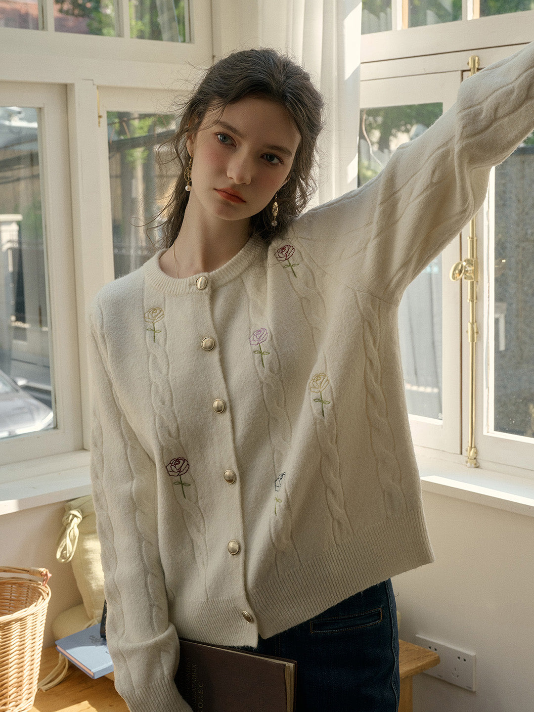 【Final Sale】Amyra Ribbed Round Neck Embroidery Cardigan