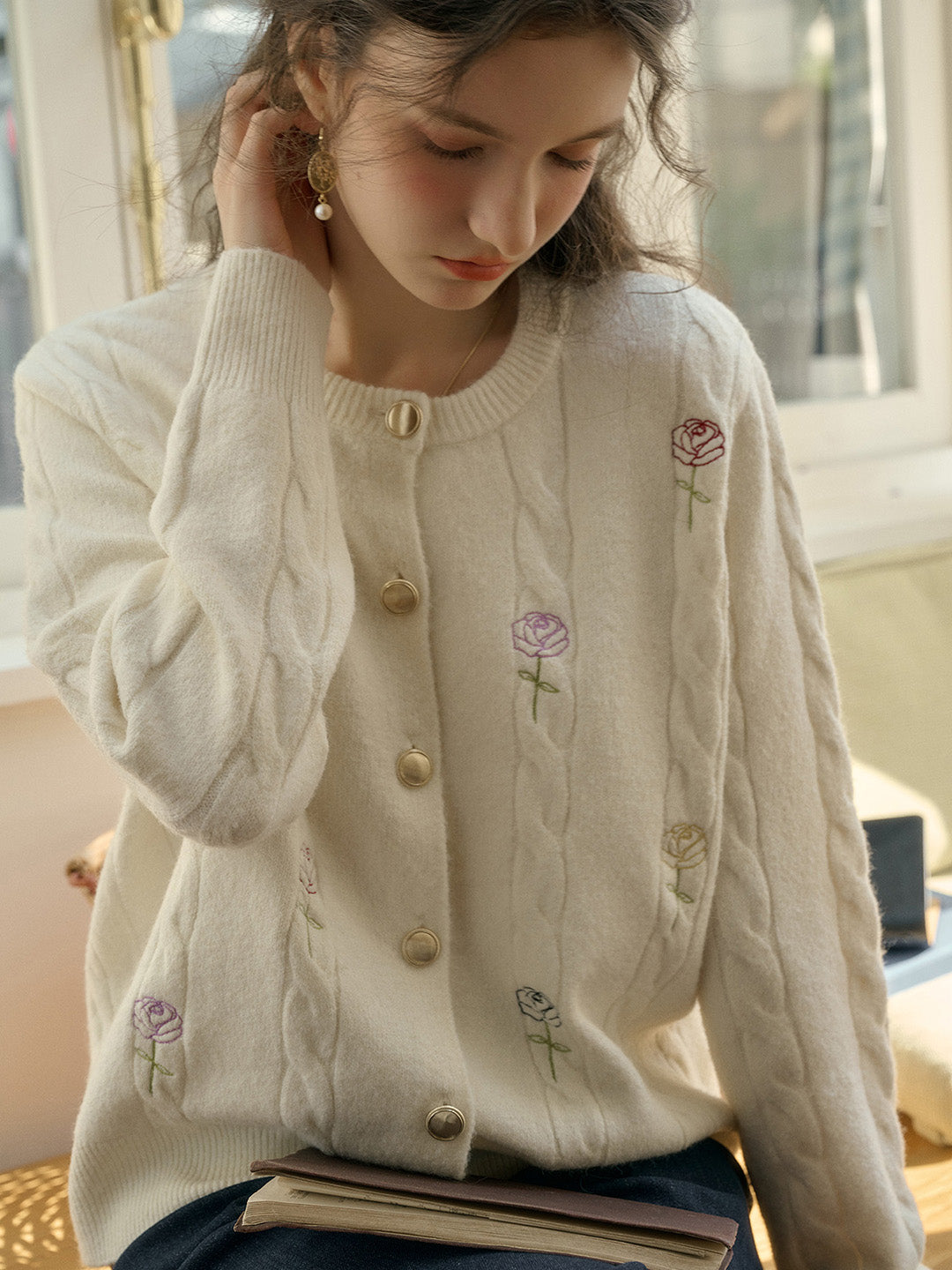 【Final Sale】Amyra Ribbed Round Neck Embroidery Cardigan