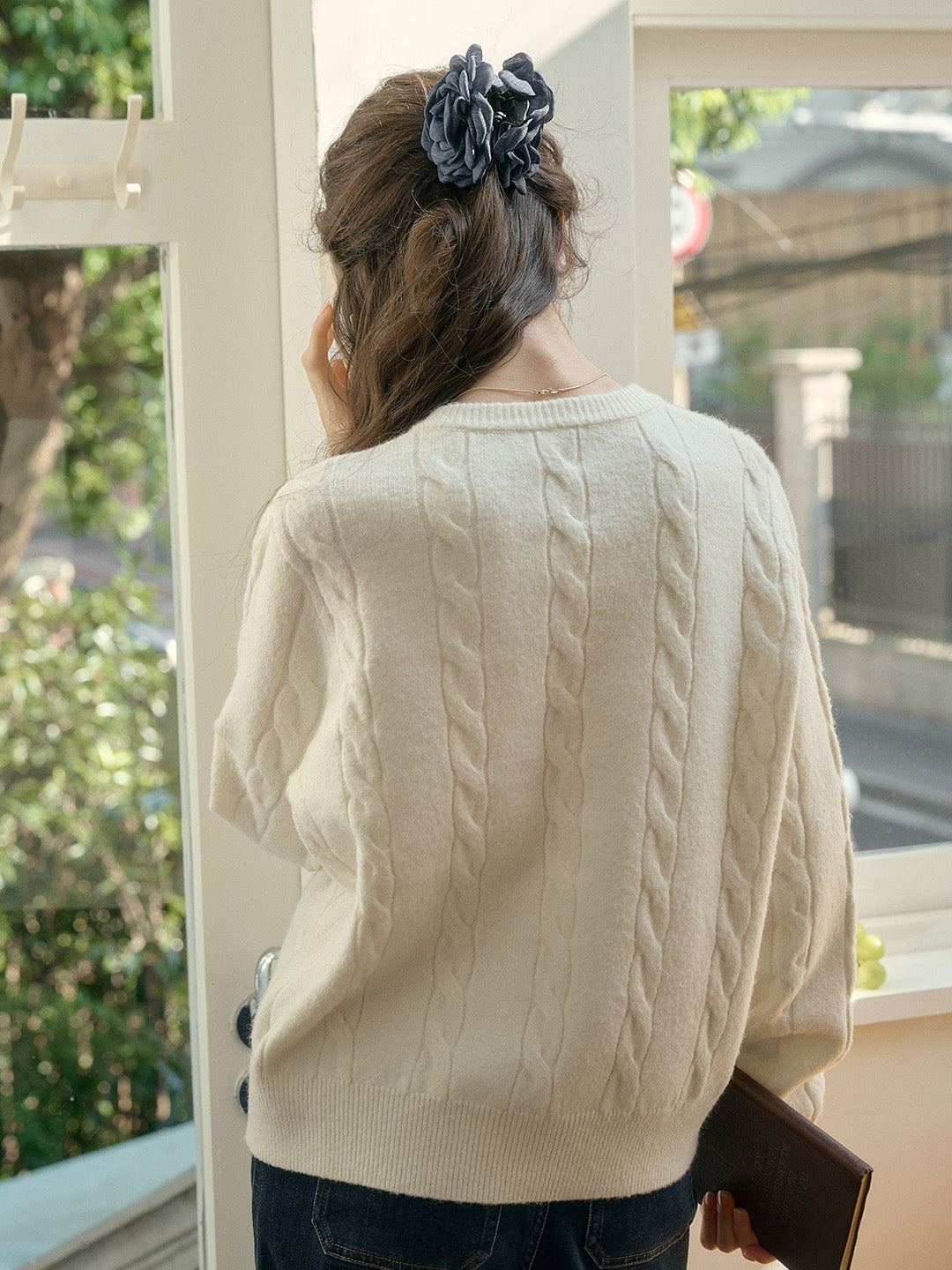 【Final Sale】Amyra Ribbed Round Neck Embroidery Cardigan