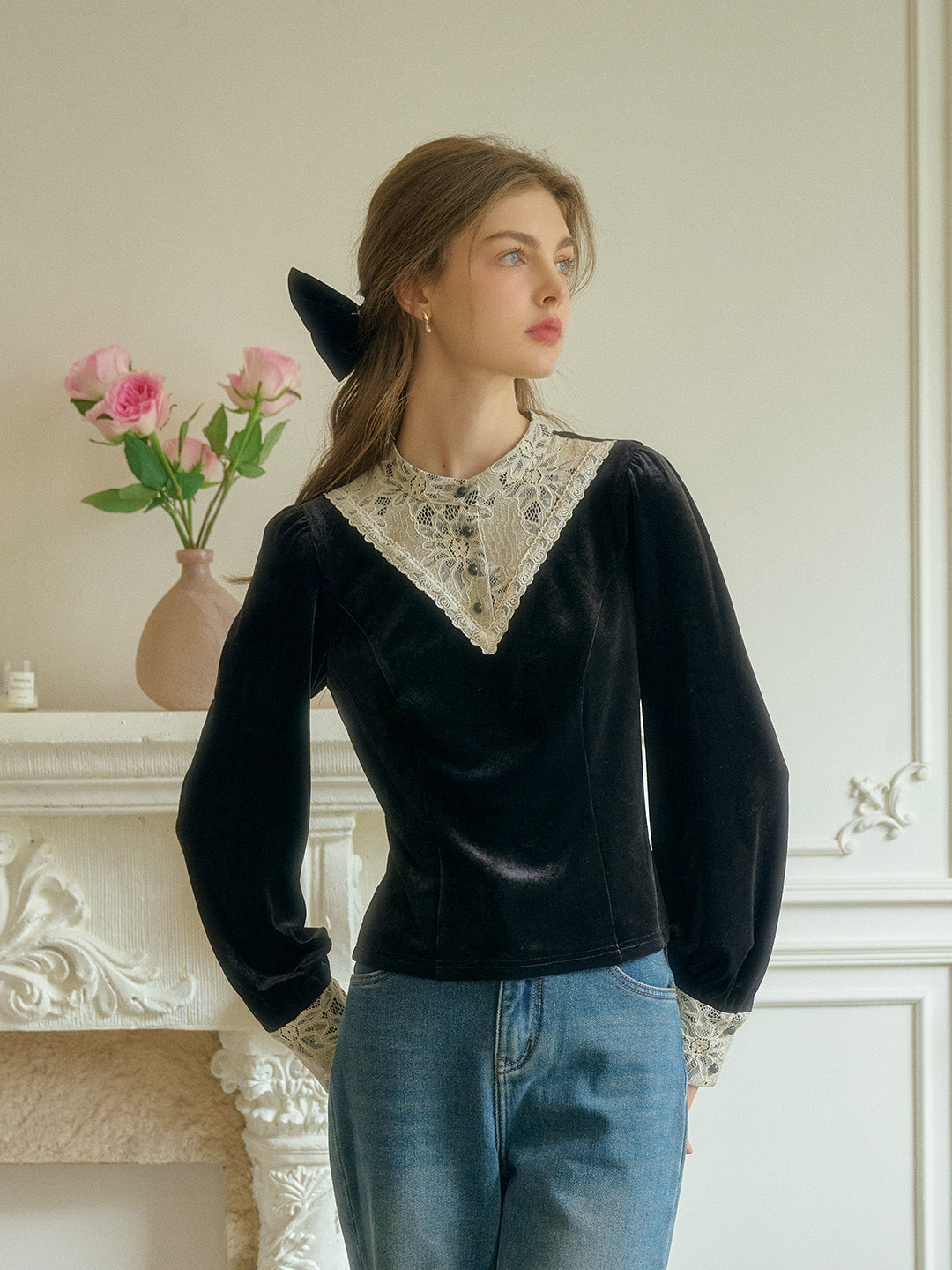 Gigi Retro Round Neck Contrasting Lace Velvet Blouse