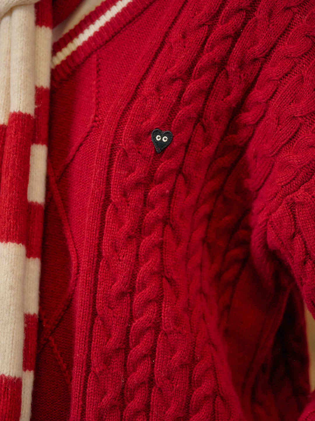 Reese V-Neck Constraing Ribbed Wool Sweater - Red