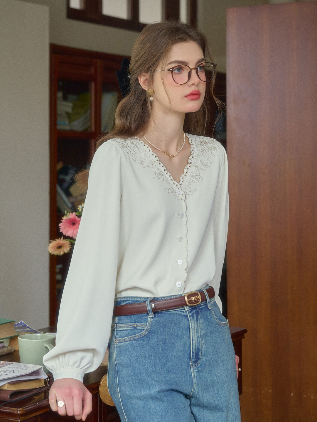 Calla Wave Neck Embroidery Blouse