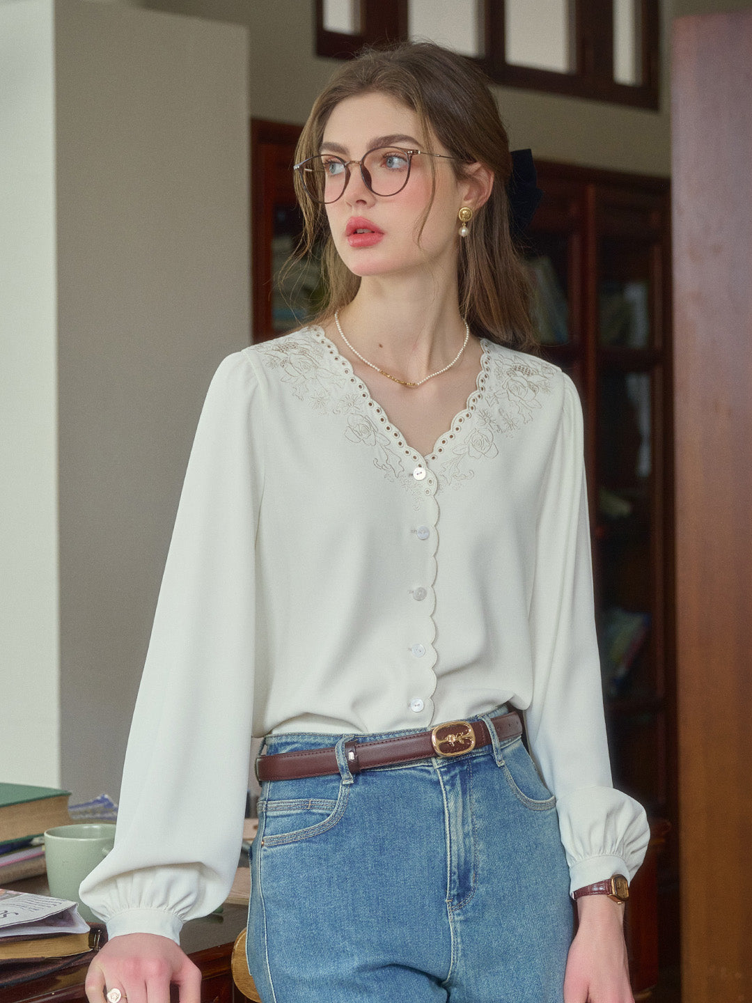 Calla Wave Neck Embroidery Blouse