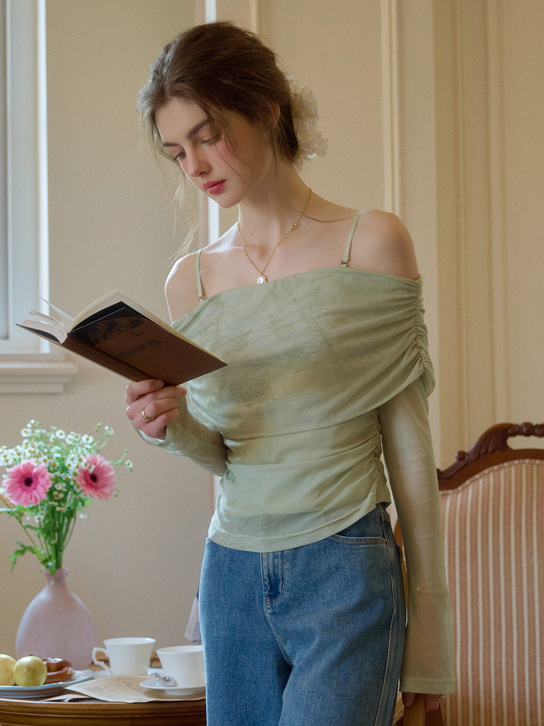 Freesia Off-shoulder Leaf Top