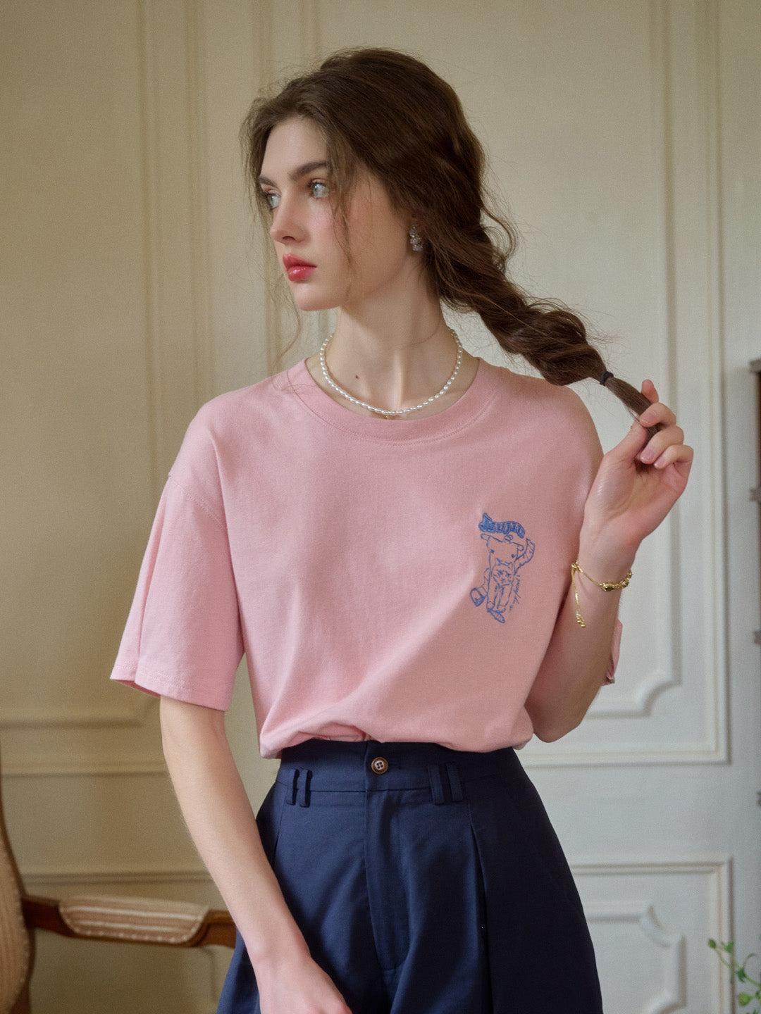 Caroline Round Neck Embroidery T-shirt