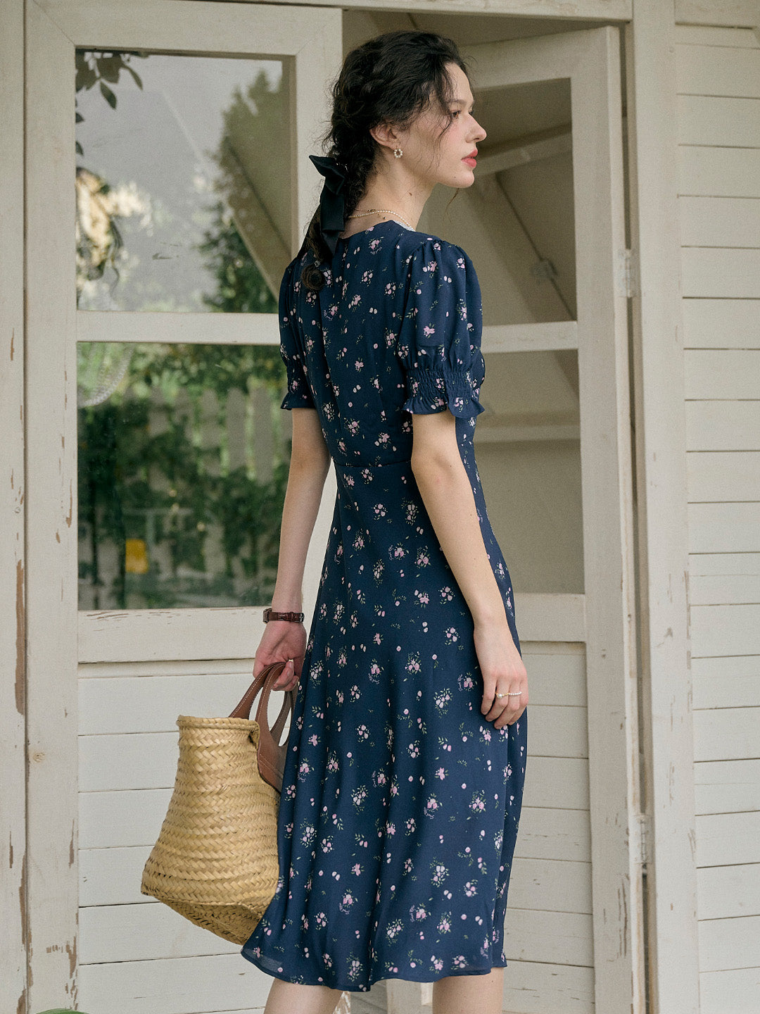 【Final Sale】Stormi Charming V-neck Lace Trimmed Floral Print Dress - Blue