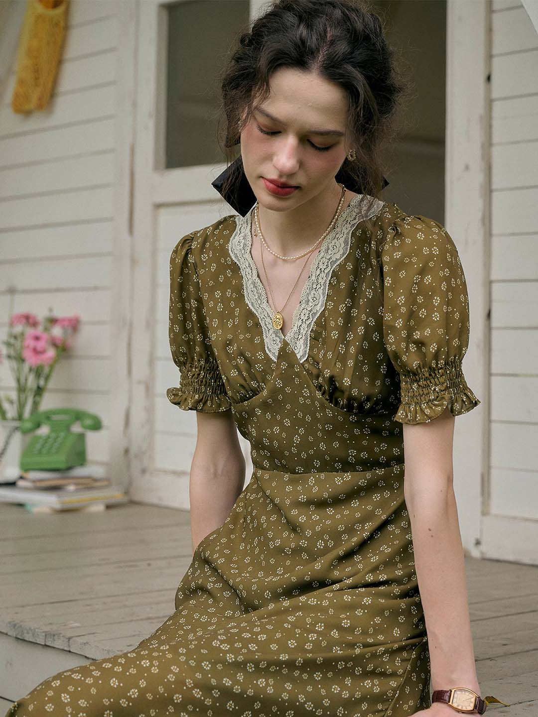 【Final Sale】Stormi Charming V-neck Lace Trimmed Floral Print Dress - Light Green