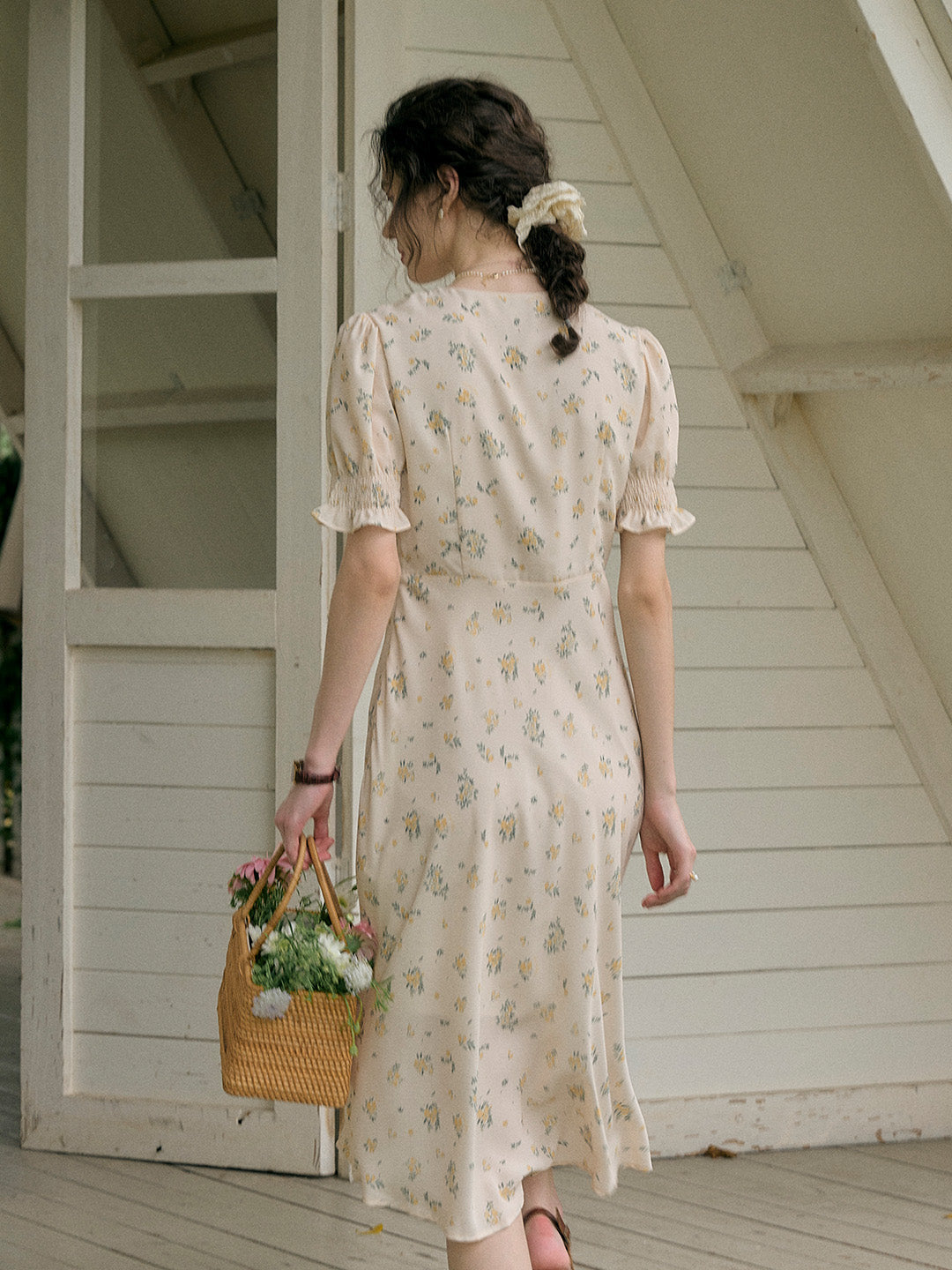 【Final Sale】Stormi Charming V-neck Lace Trimmed Floral Print Dress - Light Green