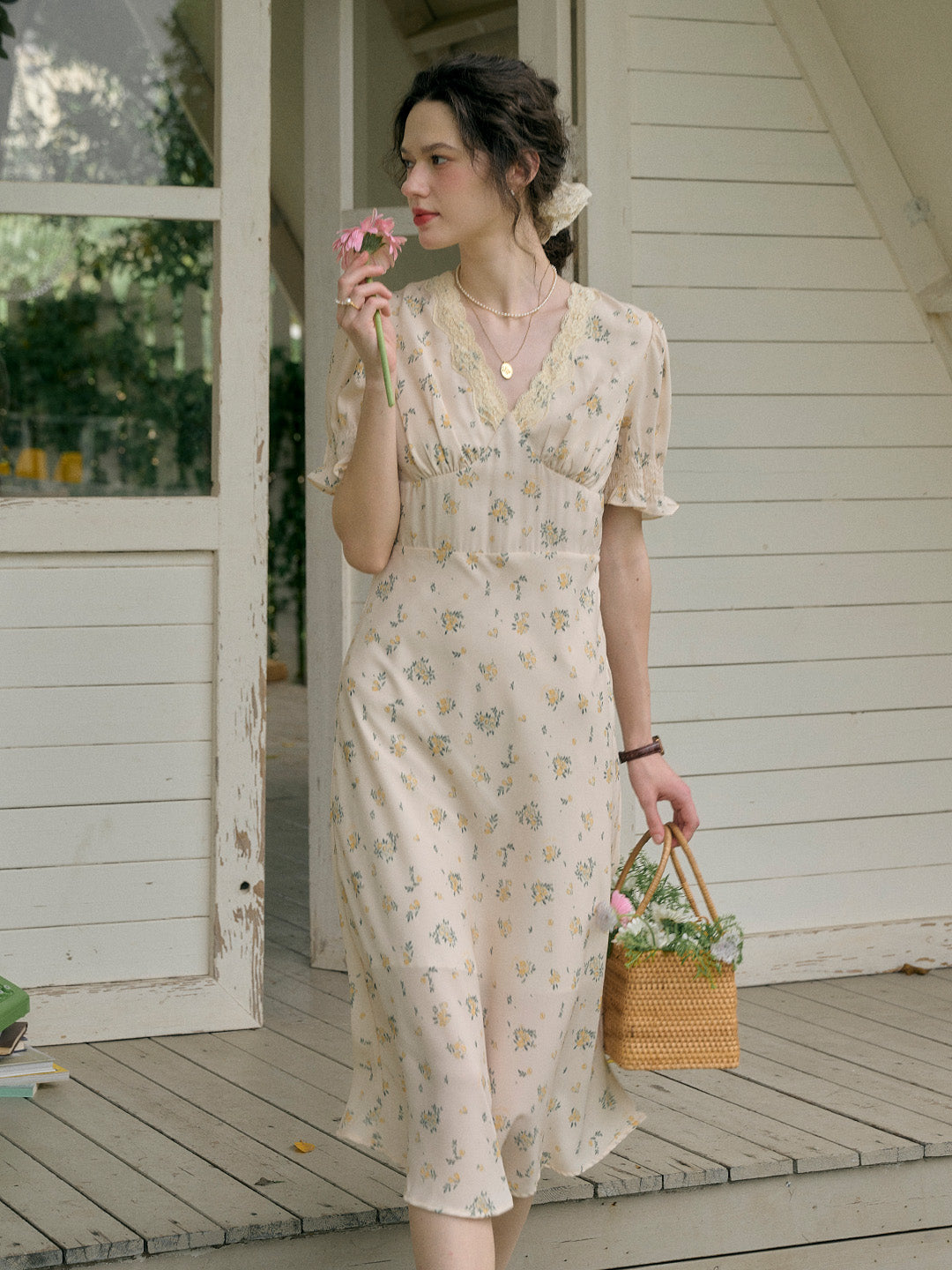 【Final Sale】Stormi Charming V-neck Lace Trimmed Floral Print Dress - Beige