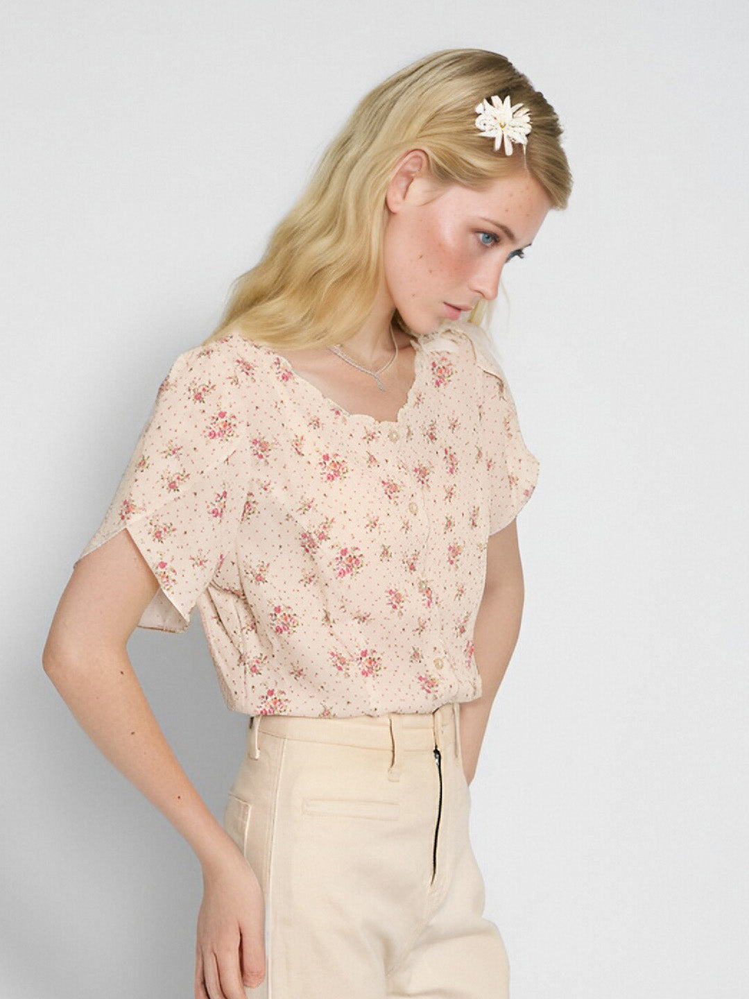 【Final Sale】Emilia Wave Collar Floral Blouse