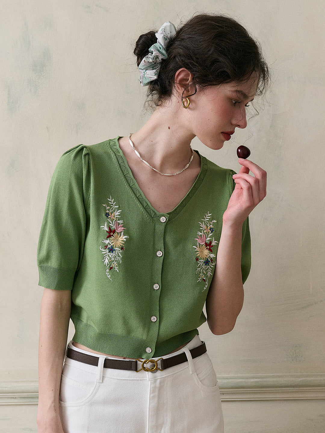 【Final Sale】Juno V-Neck Embroidery Blouse