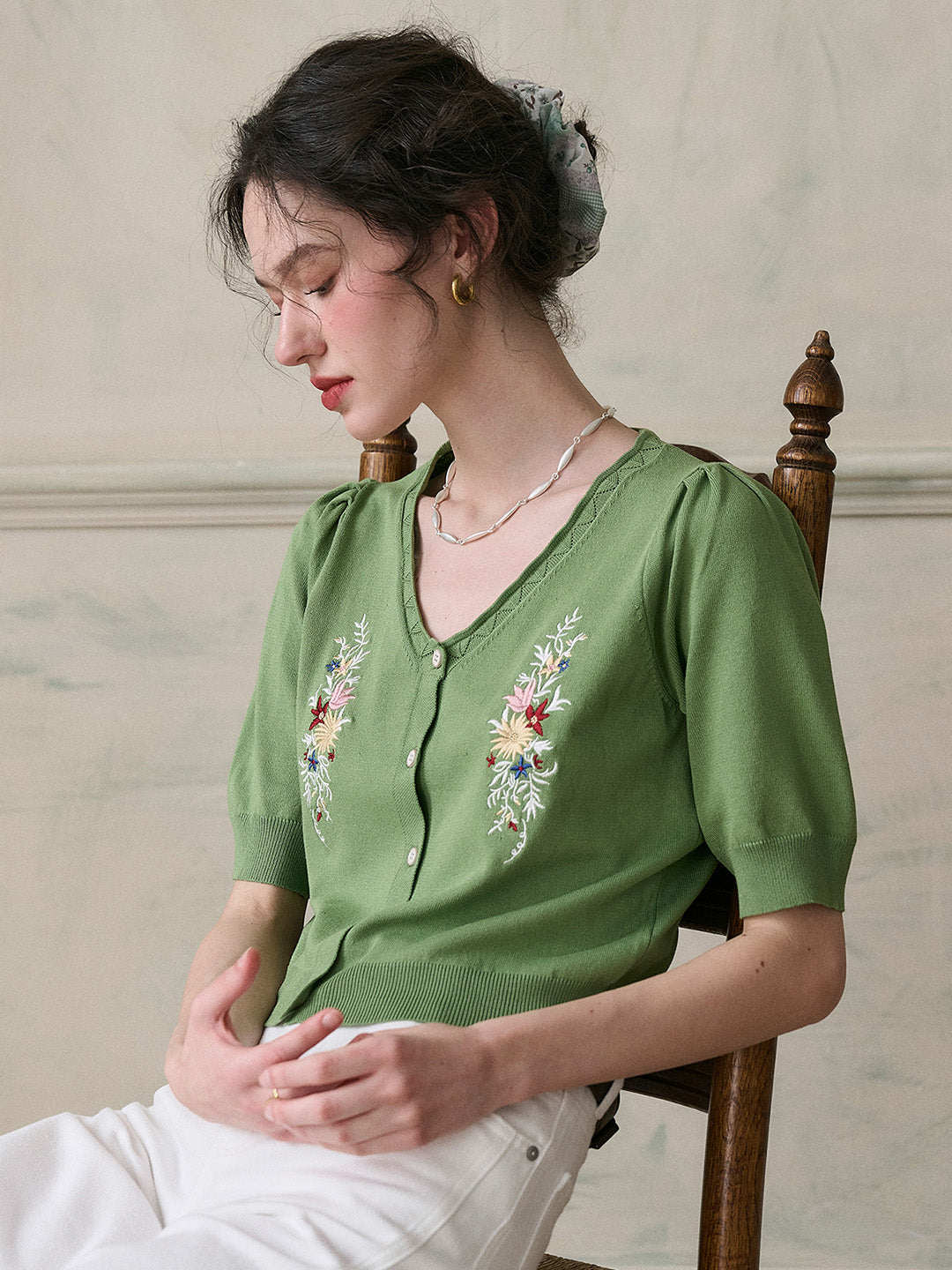 【Final Sale】Juno V-Neck Embroidery Blouse