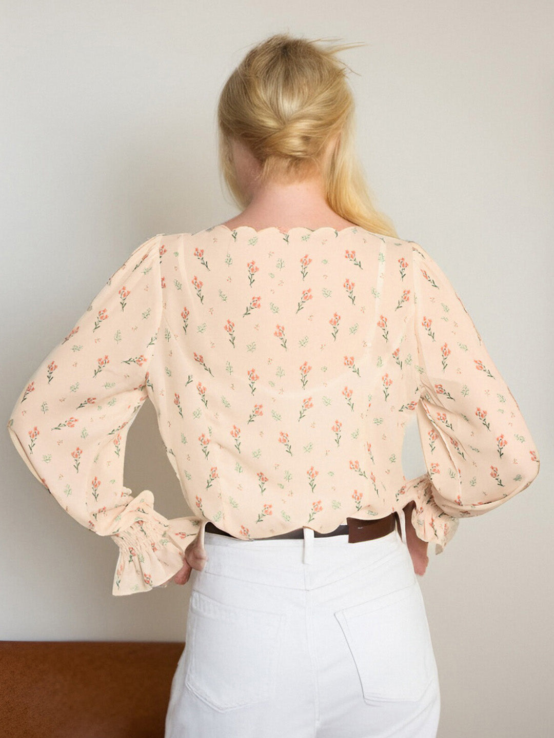 【Final Sale】Harlee Retro Wave V-Neck Floral Blouse