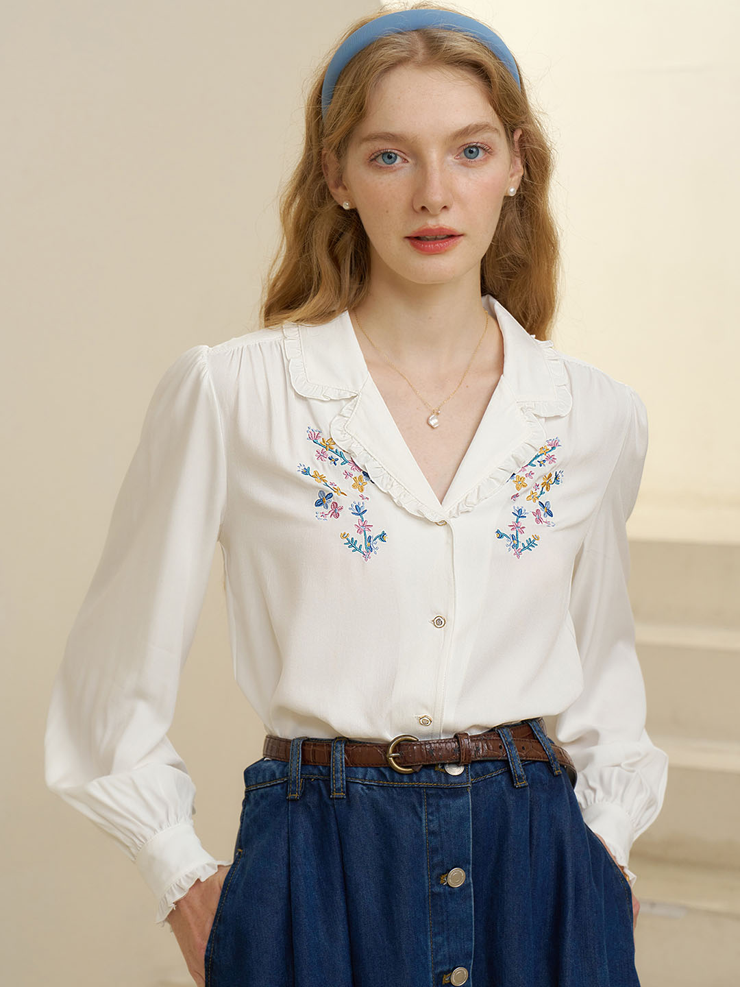 Convallaria Floral Embroidered White Puff Top – Simple Retro