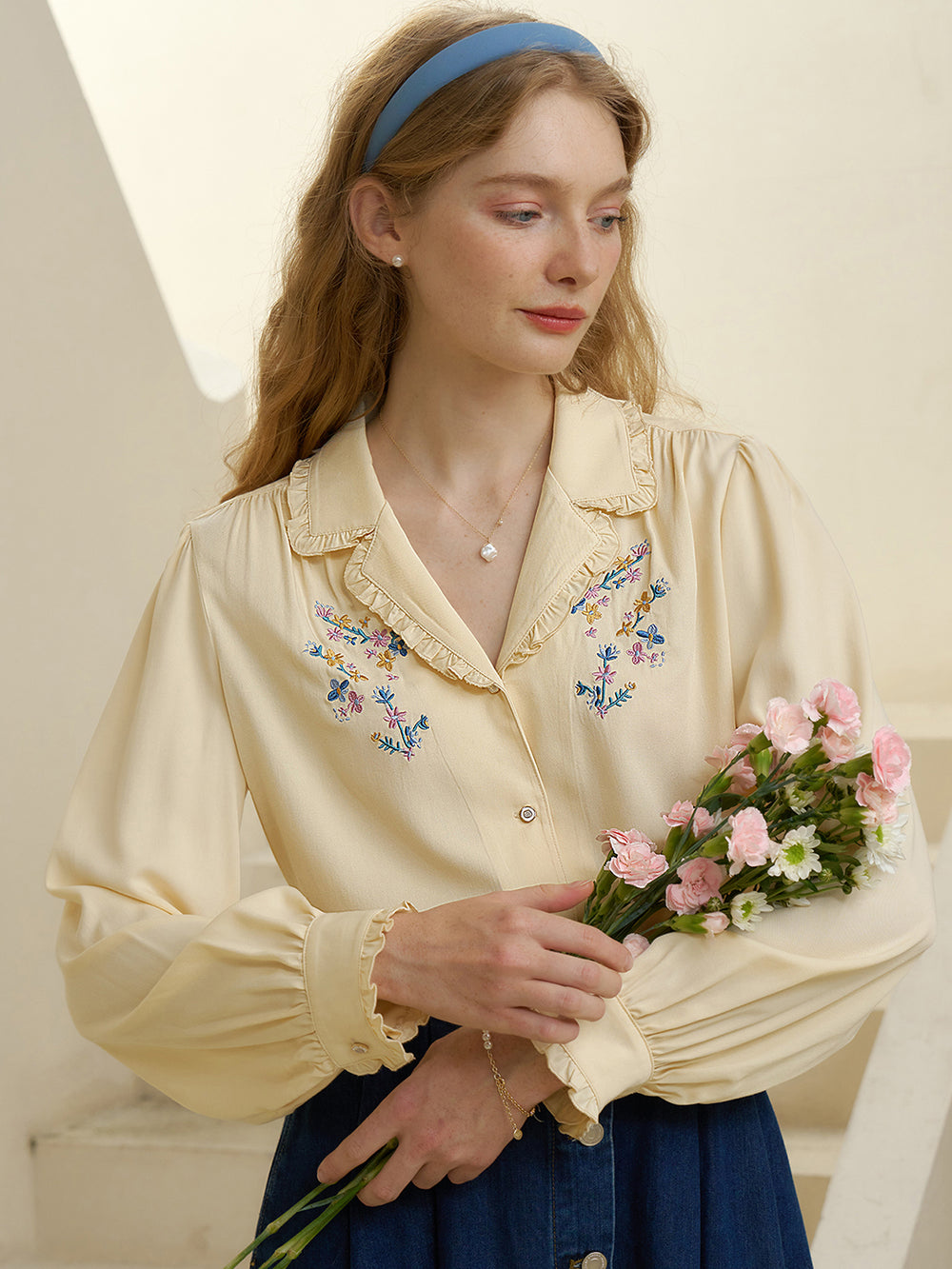 【Black Friday】Convallaria Floral Embroidered Light Yellow Puff Top