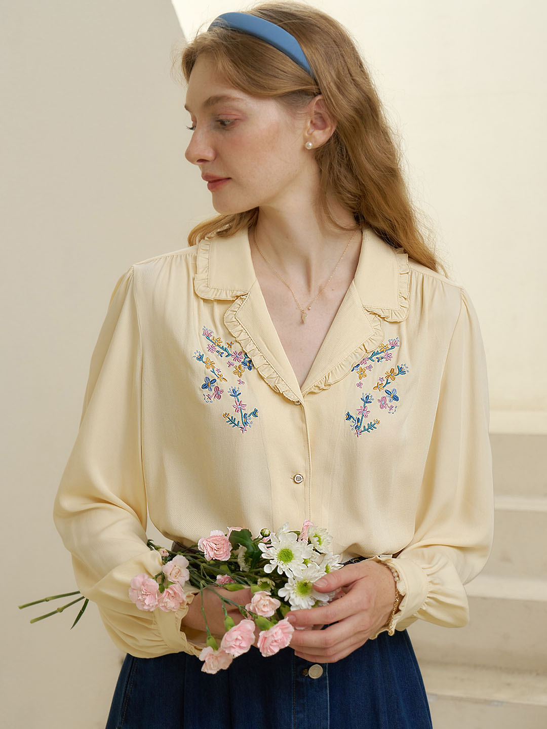 【Final Sale】Convallaria Floral Embroidered Light Yellow Puff Top